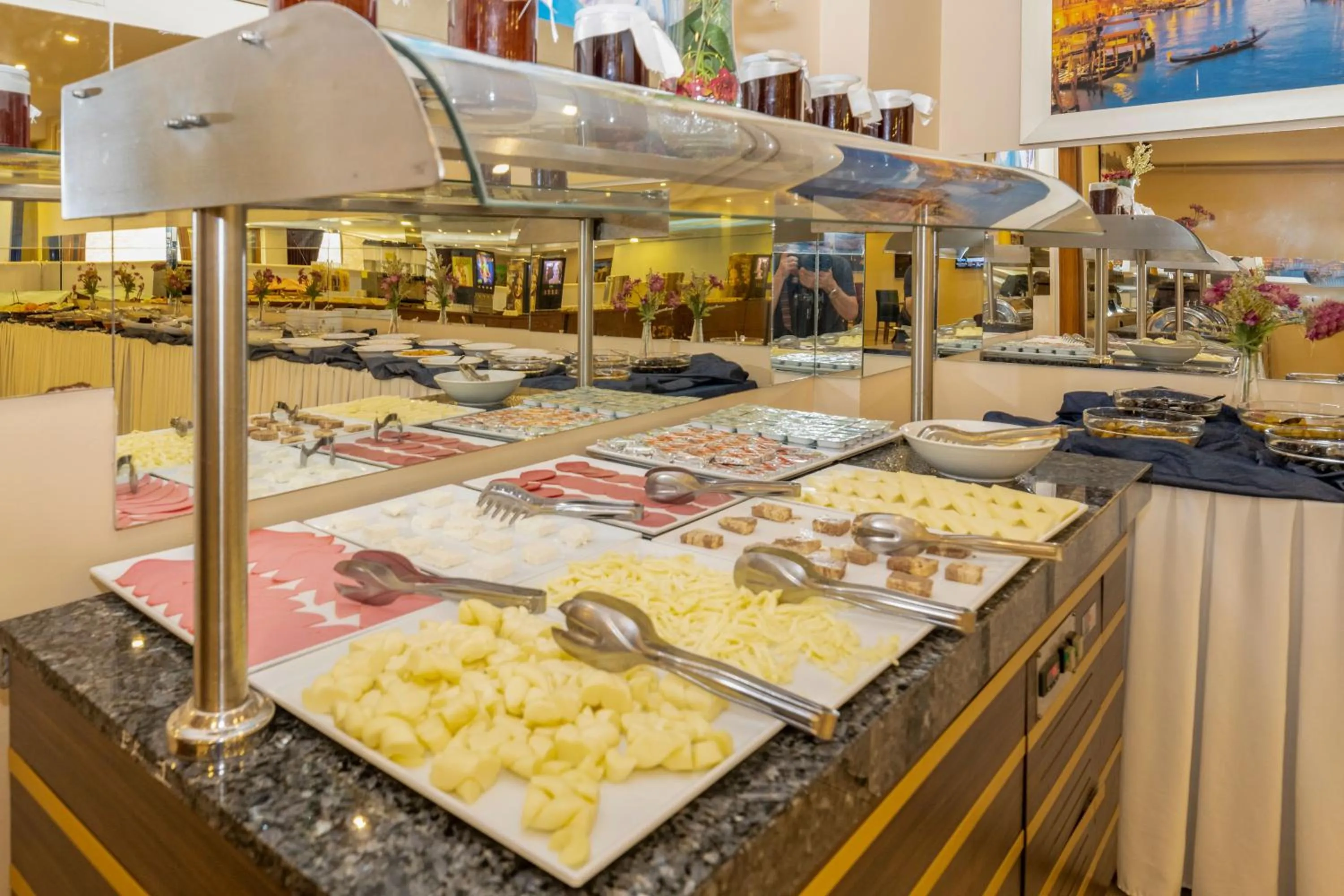 Breakfast in Interstellar Hotel