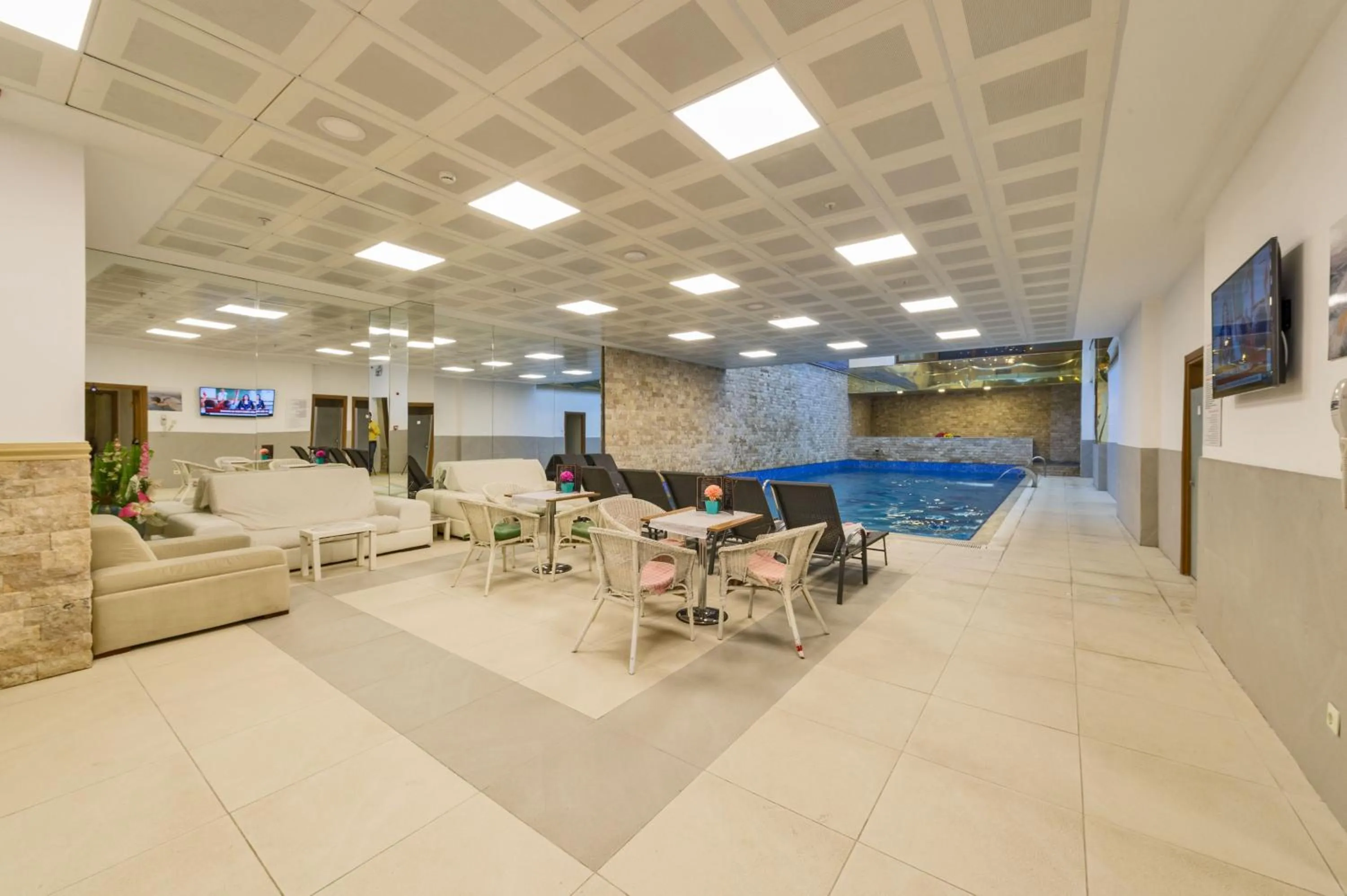 Fitness centre/facilities, Lobby/Reception in Interstellar Hotel