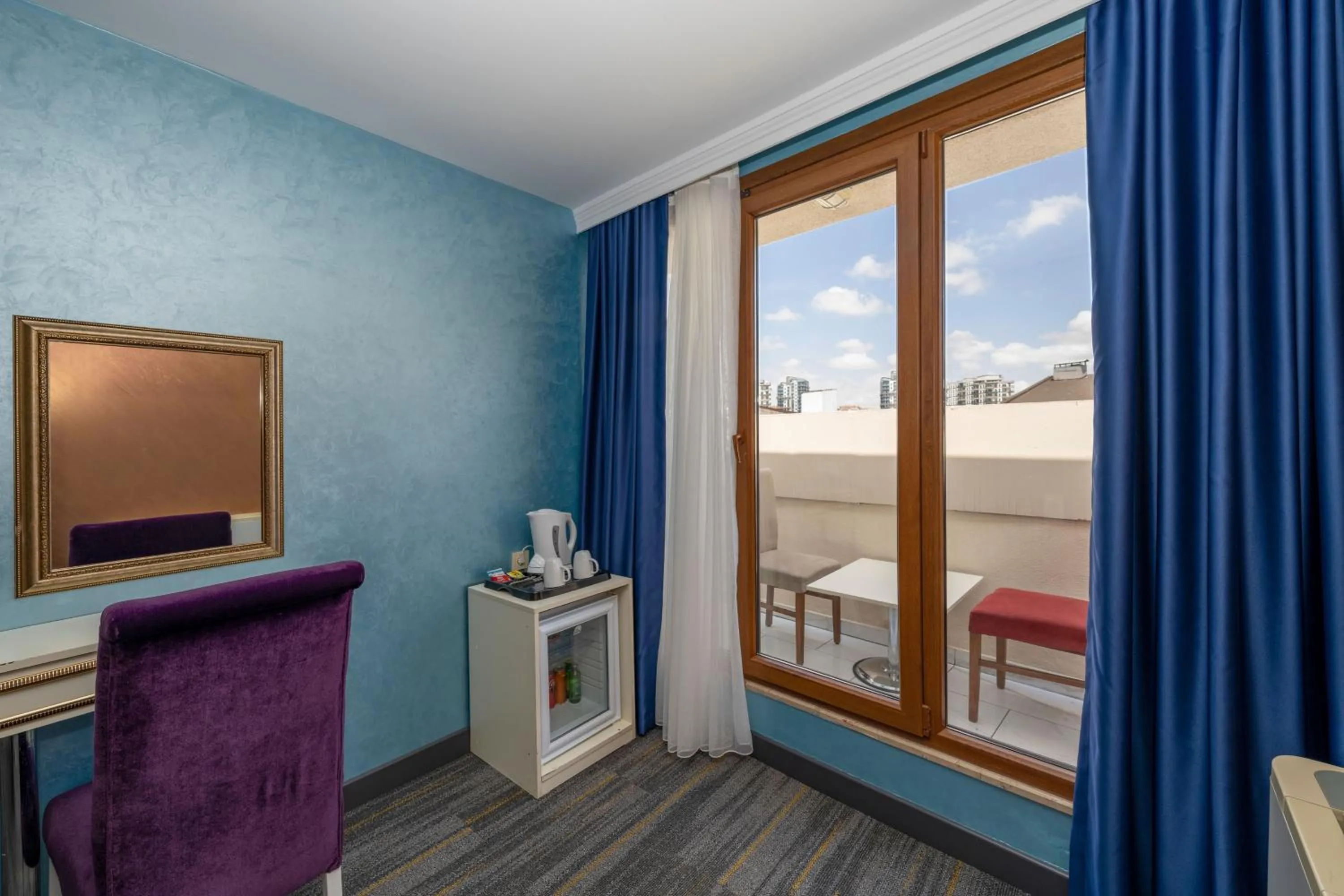 Balcony/Terrace, TV/Entertainment Center in Interstellar Hotel