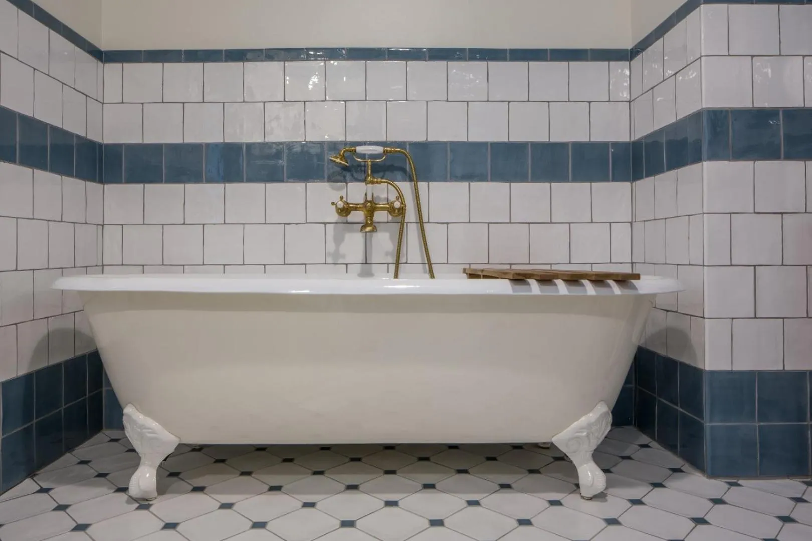 Bath in Hotel Emma at Pearl on the Riverwalk