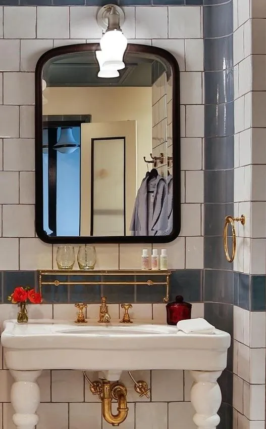 Bathroom in Hotel Emma at Pearl on the Riverwalk