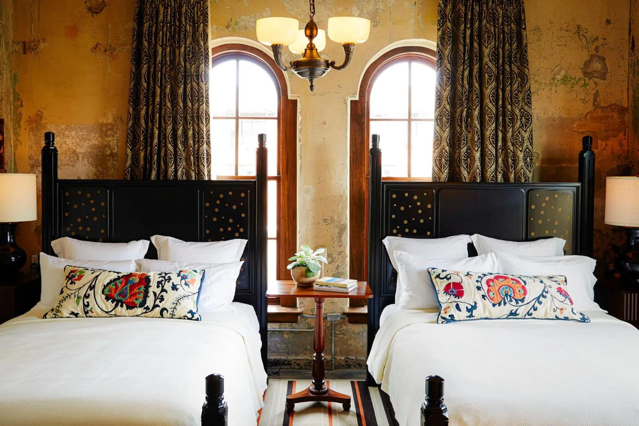 Bed in Hotel Emma at Pearl on the Riverwalk