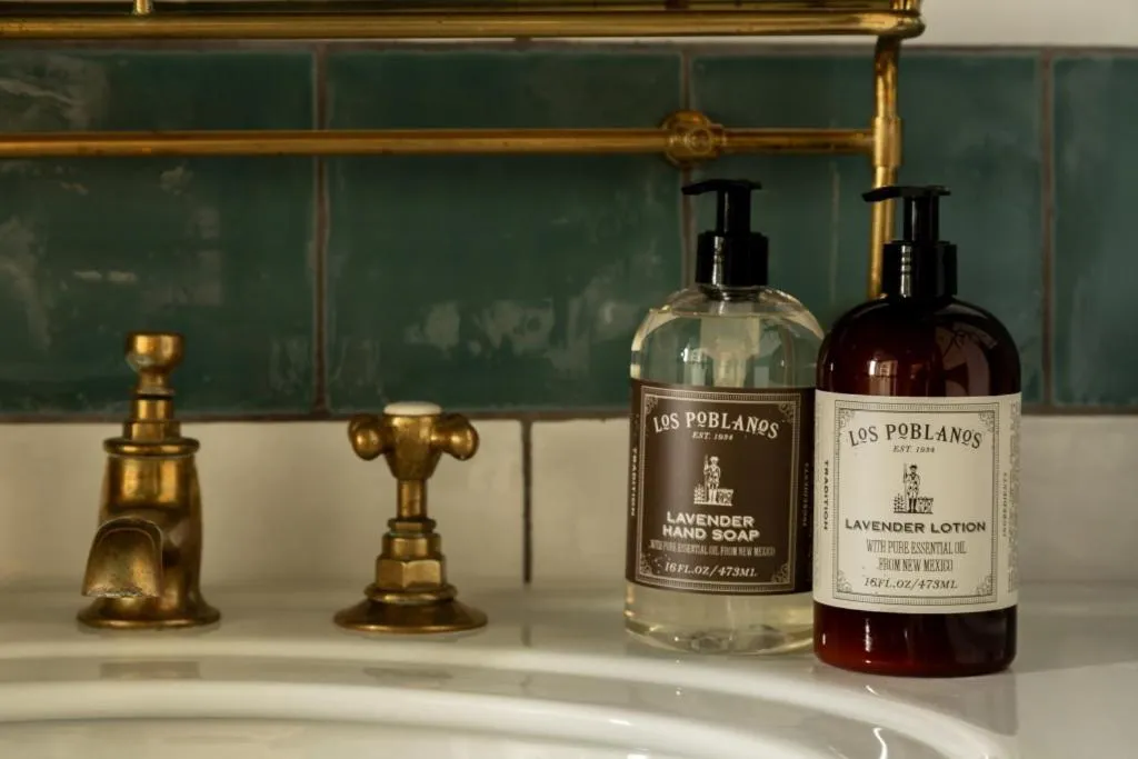 Bathroom in Hotel Emma at Pearl on the Riverwalk