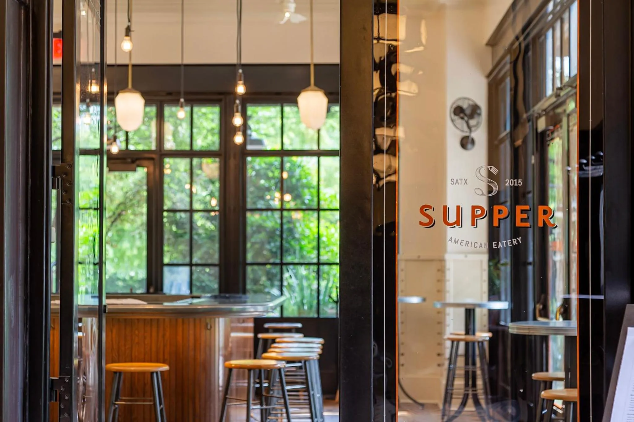 Restaurant/places to eat in Hotel Emma at Pearl on the Riverwalk