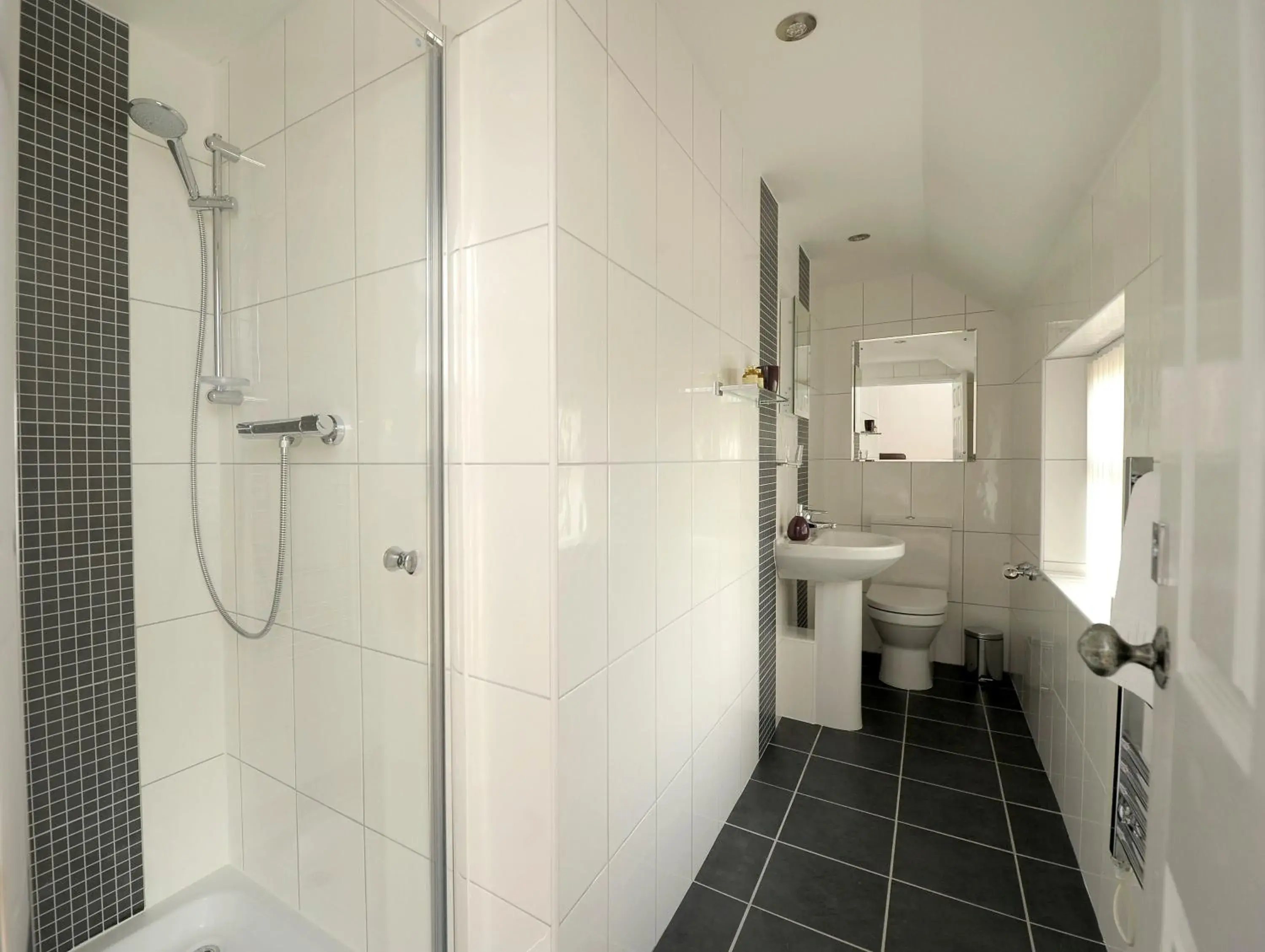 Deluxe Twin Room in The Huntsman Inn of Little Wenlock Deluxe Twin Room in The Huntsman Inn of Little Wenlock