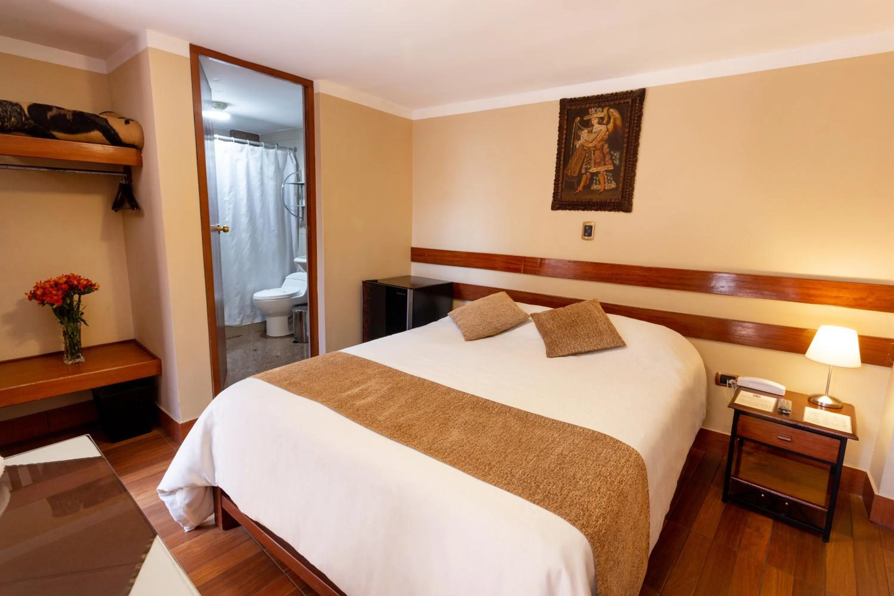 Photo of the whole room, Bed in El Portal De San Lázaro