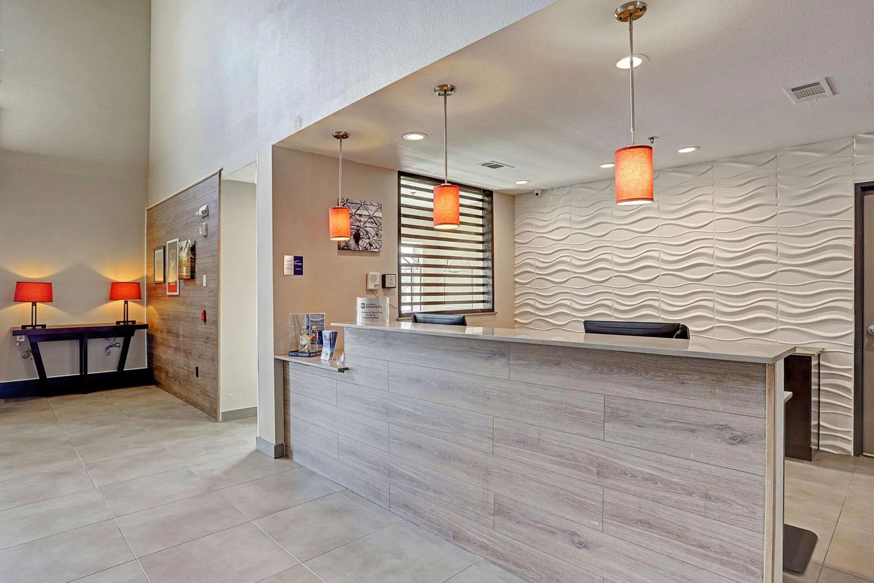 Lobby or reception in Best Western Plus Westheimer - Westchase Inn & Suites
