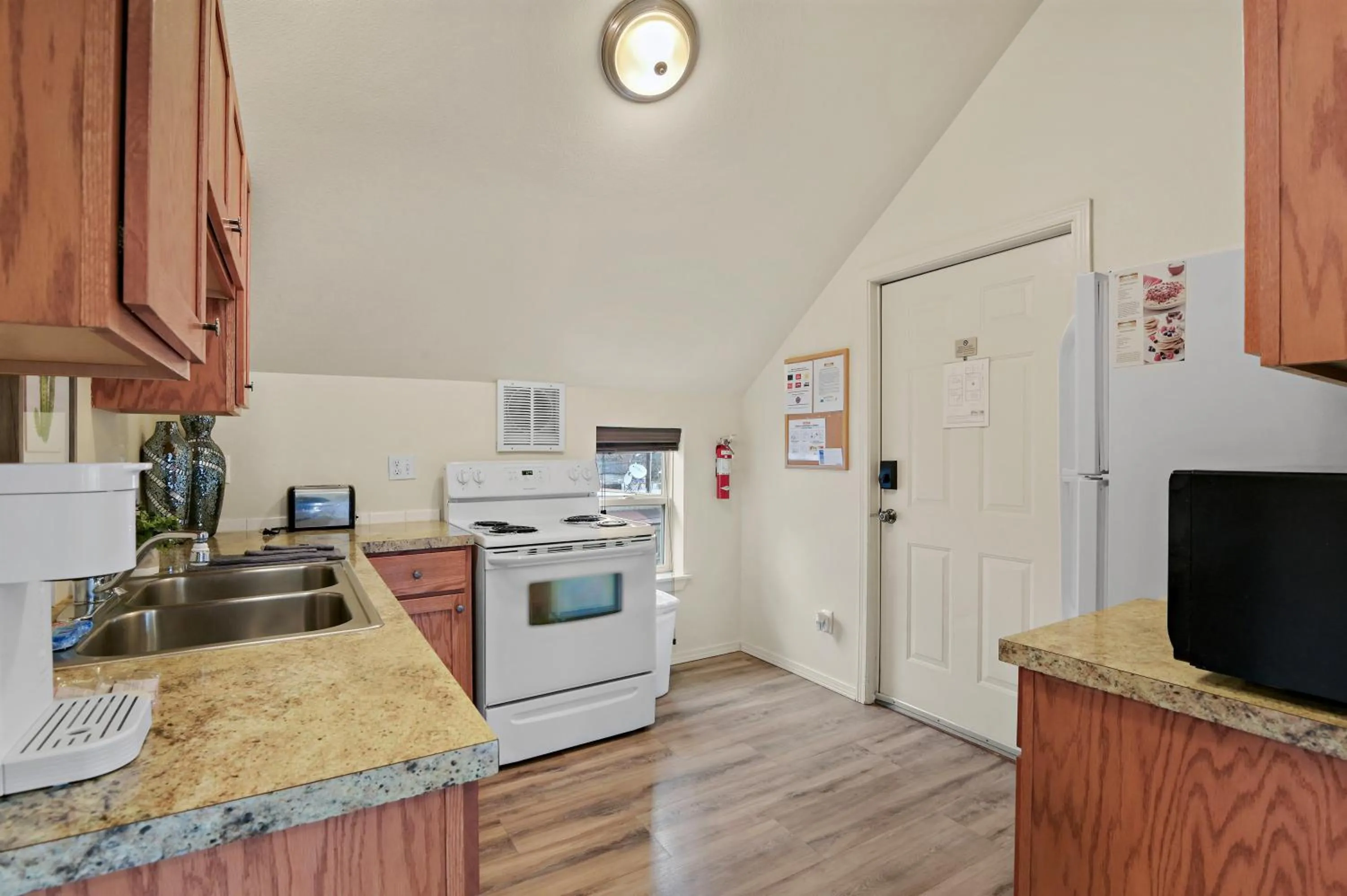 kitchen in Maple Leaf Manor Suites