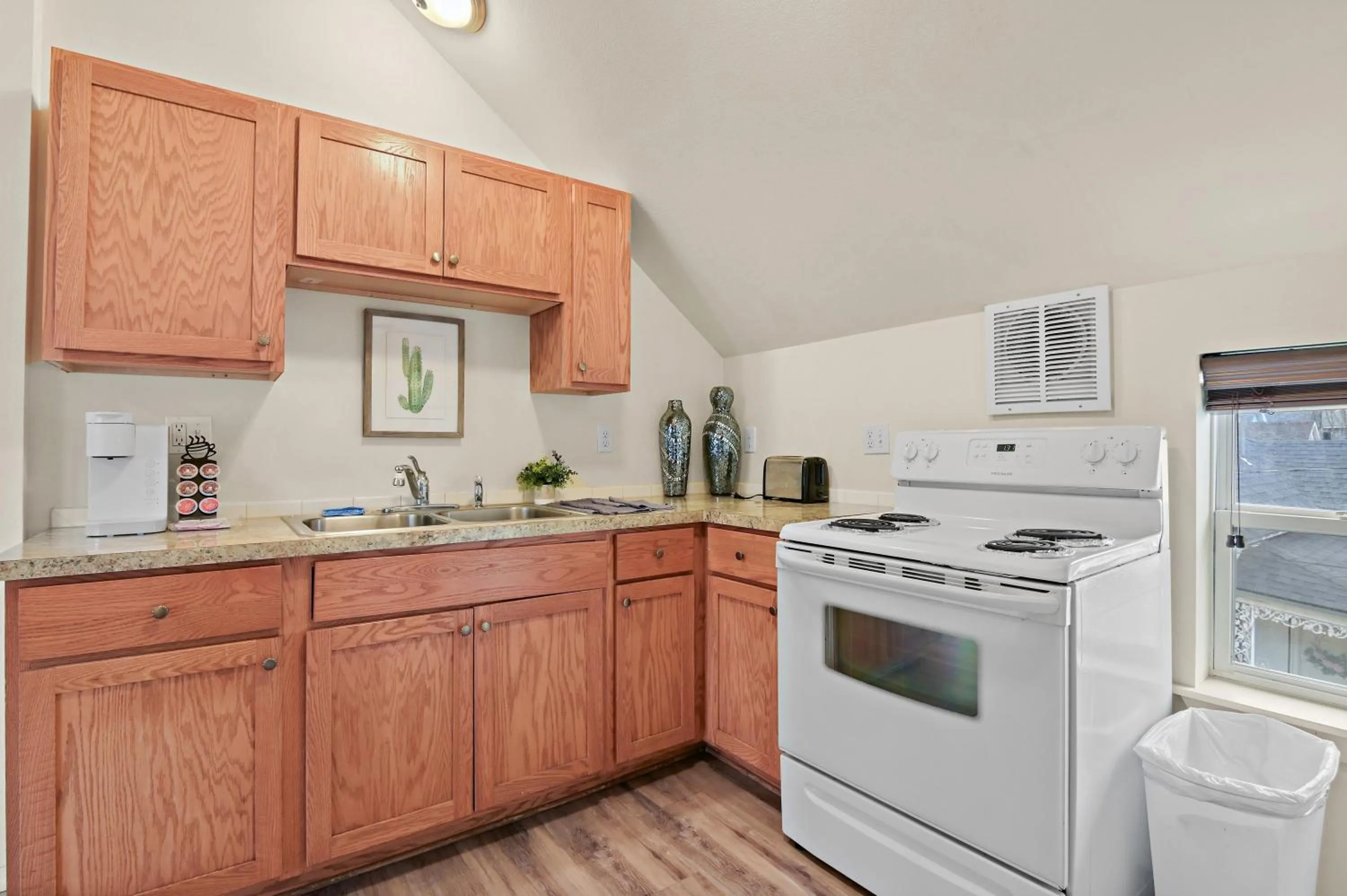kitchen in Maple Leaf Manor Suites
