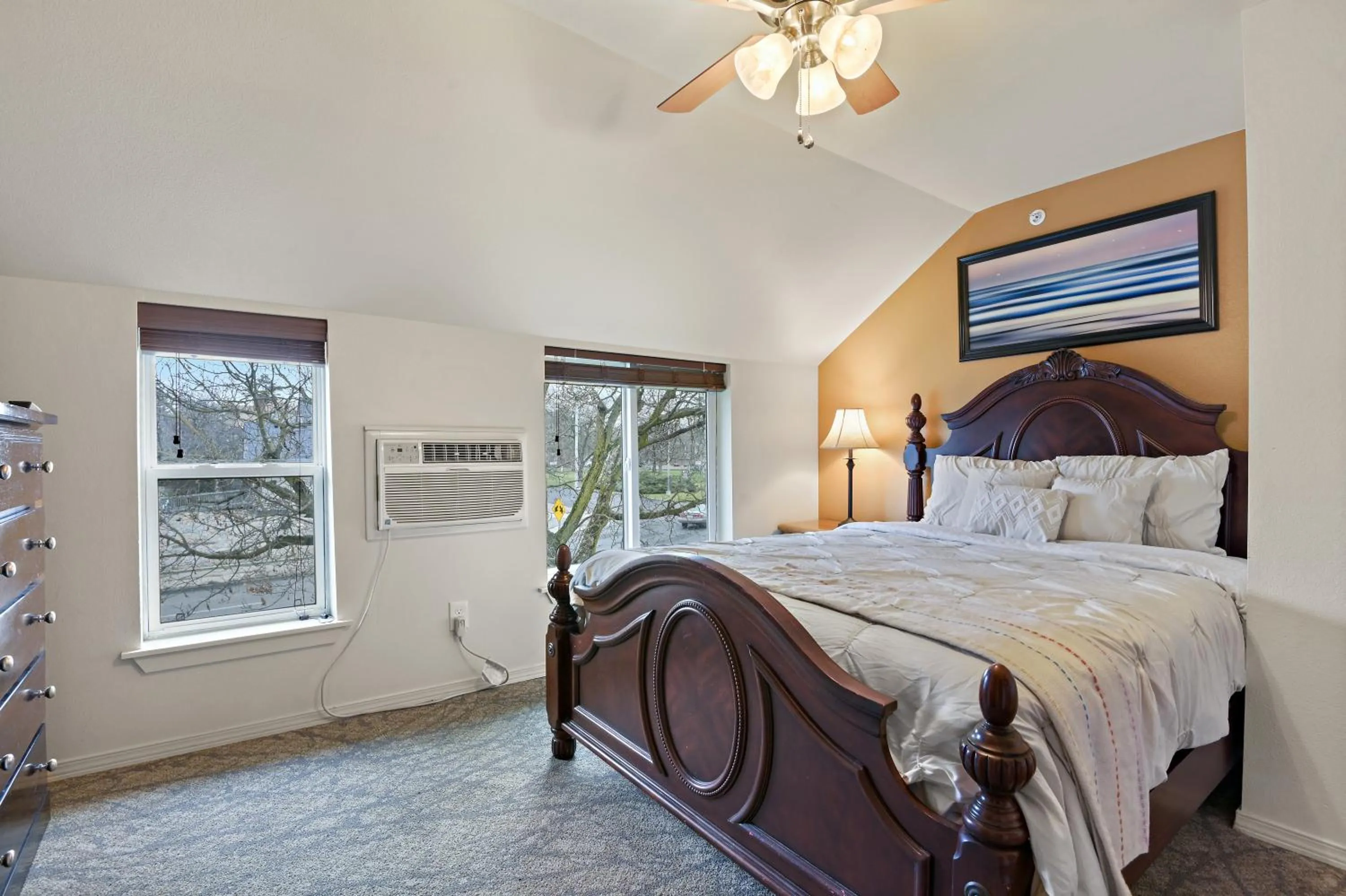Bedroom, Bed in Maple Leaf Manor Suites