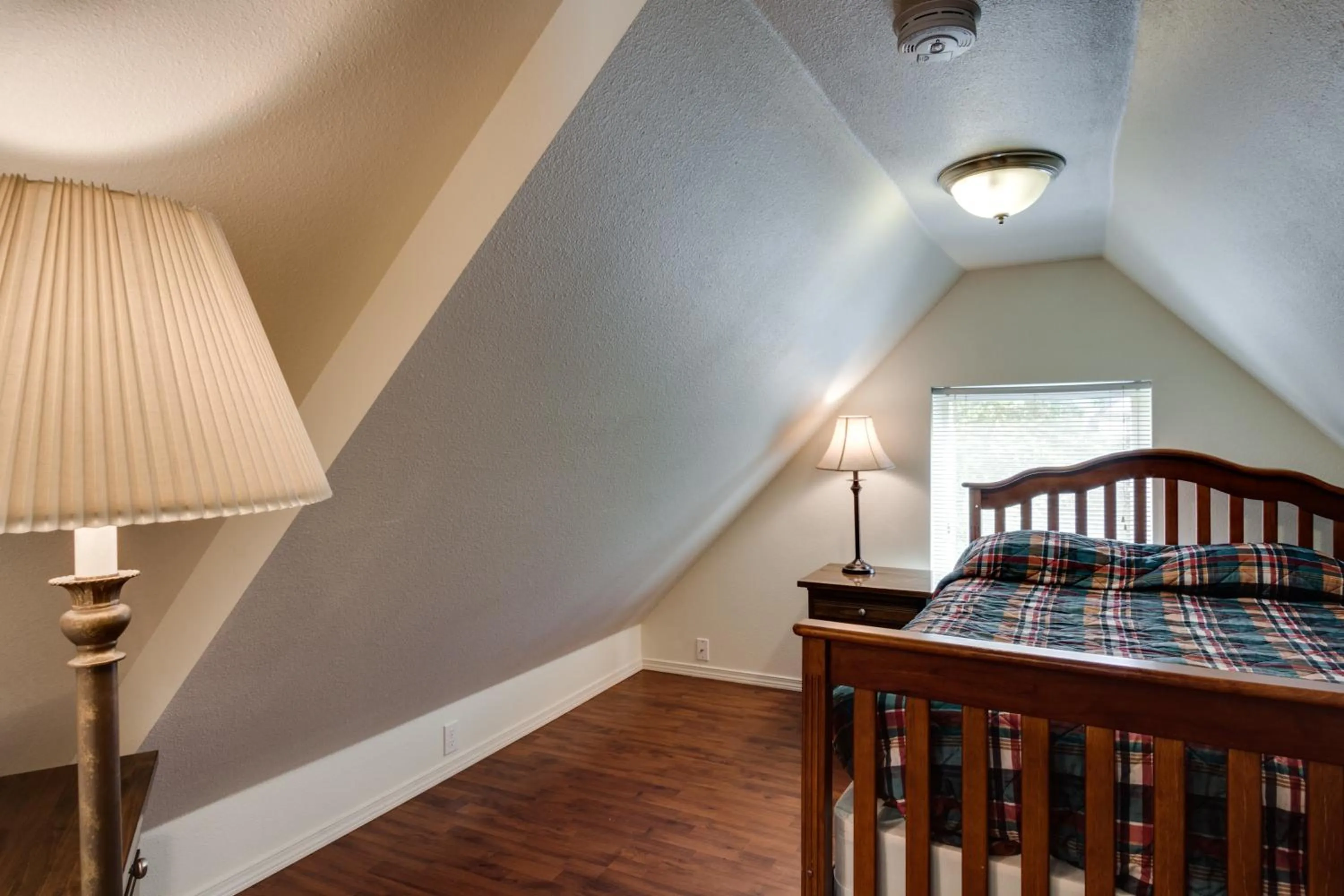 Bedroom, Bed in Maple Leaf Manor Suites