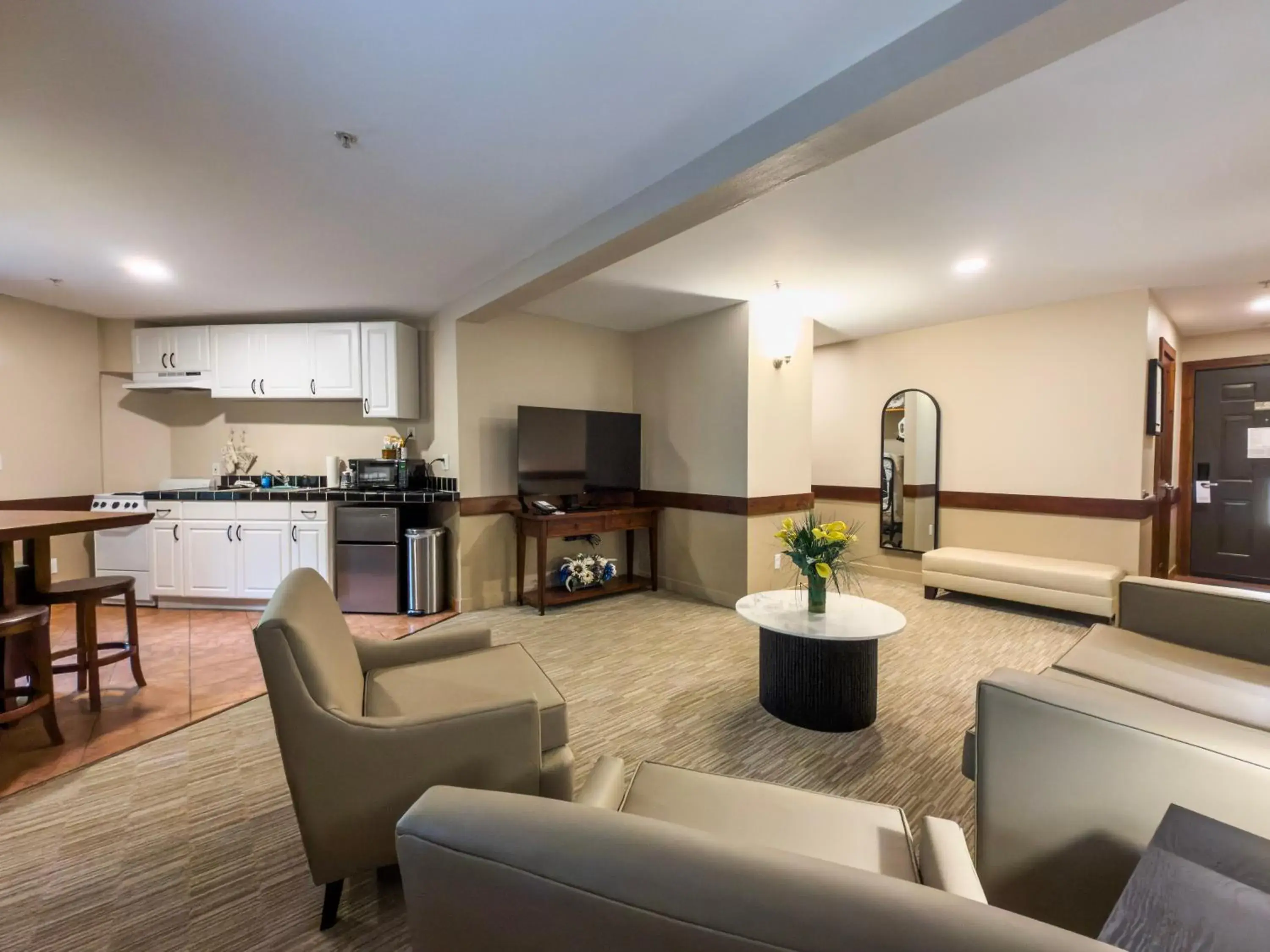 One-Bedroom Suite in Carson Hot Springs Resort & Spa One-Bedroom Suite in Carson Hot Springs Resort & Spa