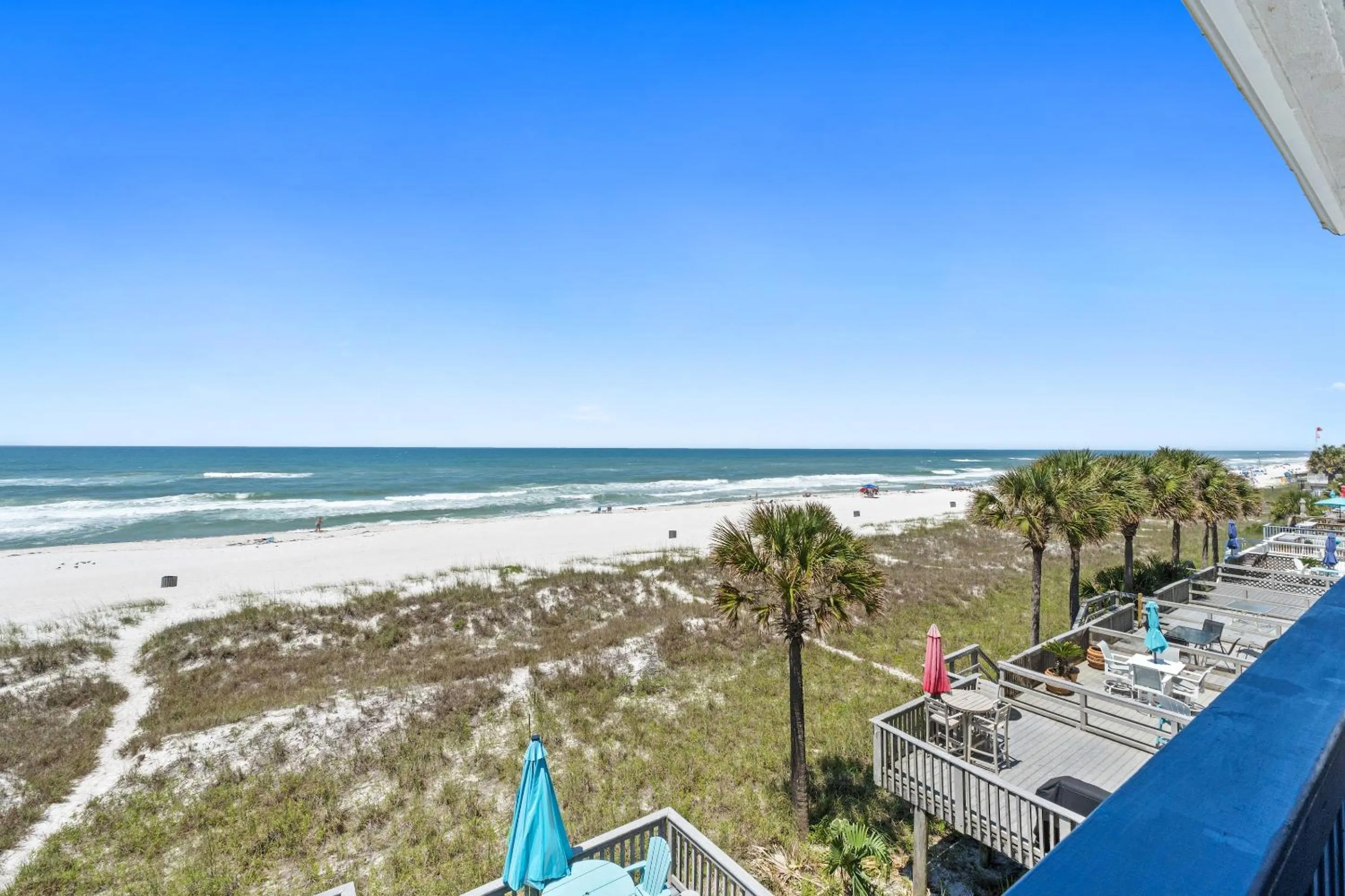 Natural landscape in Premier Townhomes by Panhandle Getaways