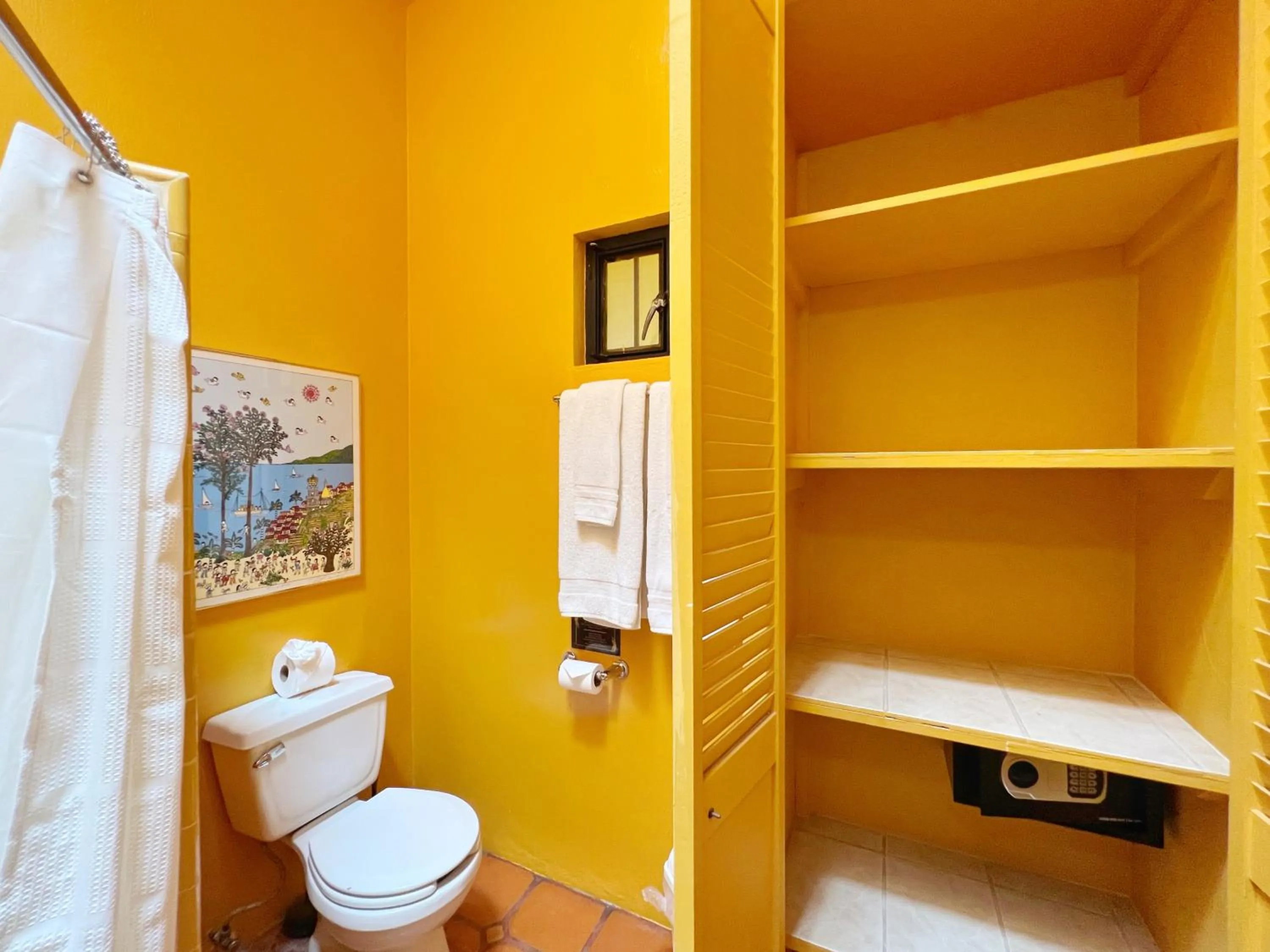 Shower in Estrellita's Bed & Breakfast