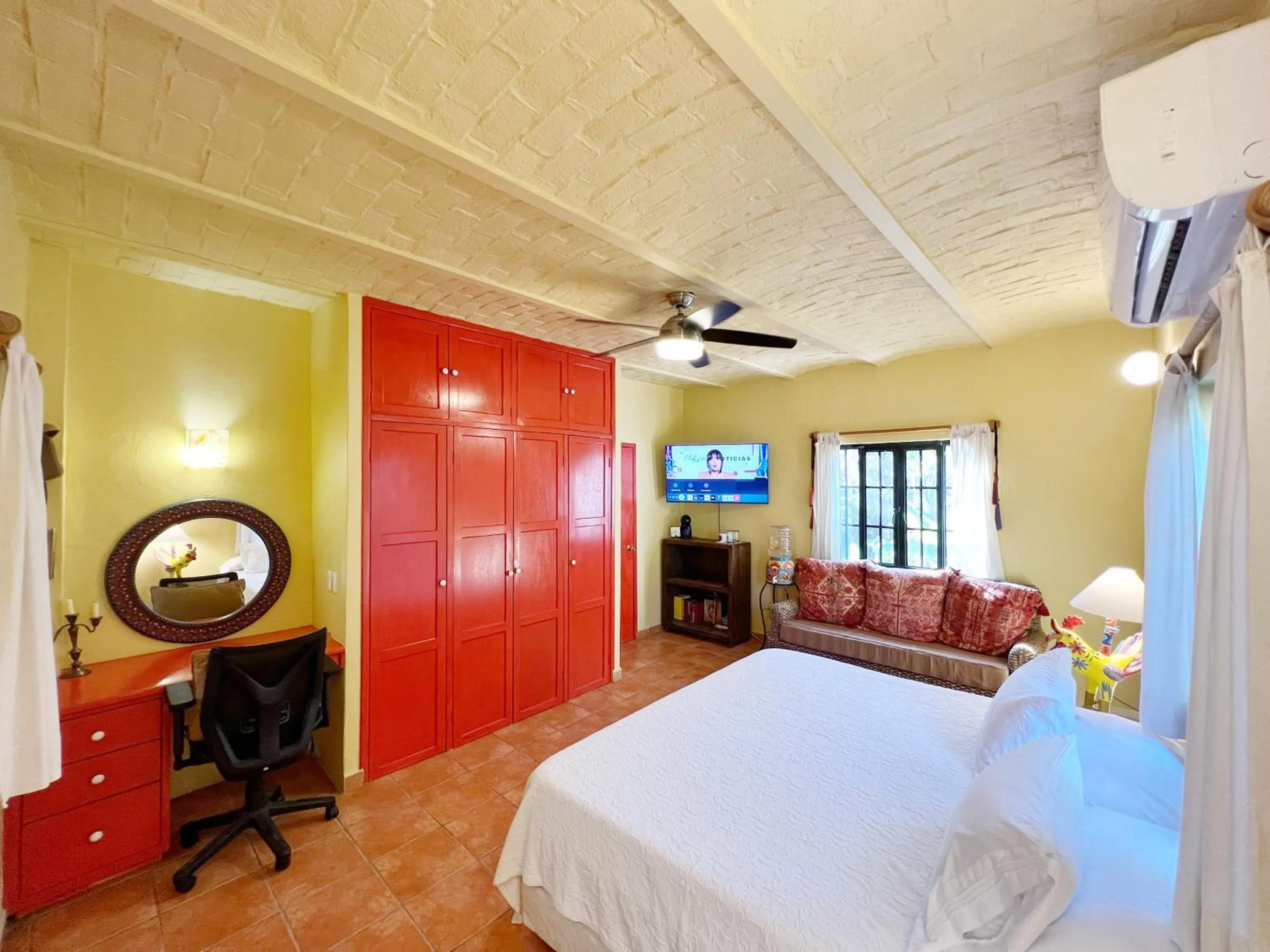 Bed in Estrellita's Bed & Breakfast