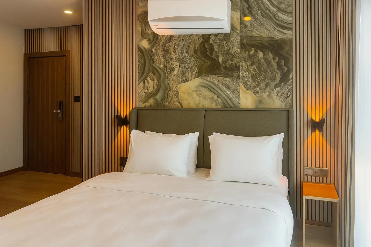 Bedroom, Bed in Positive Hotel