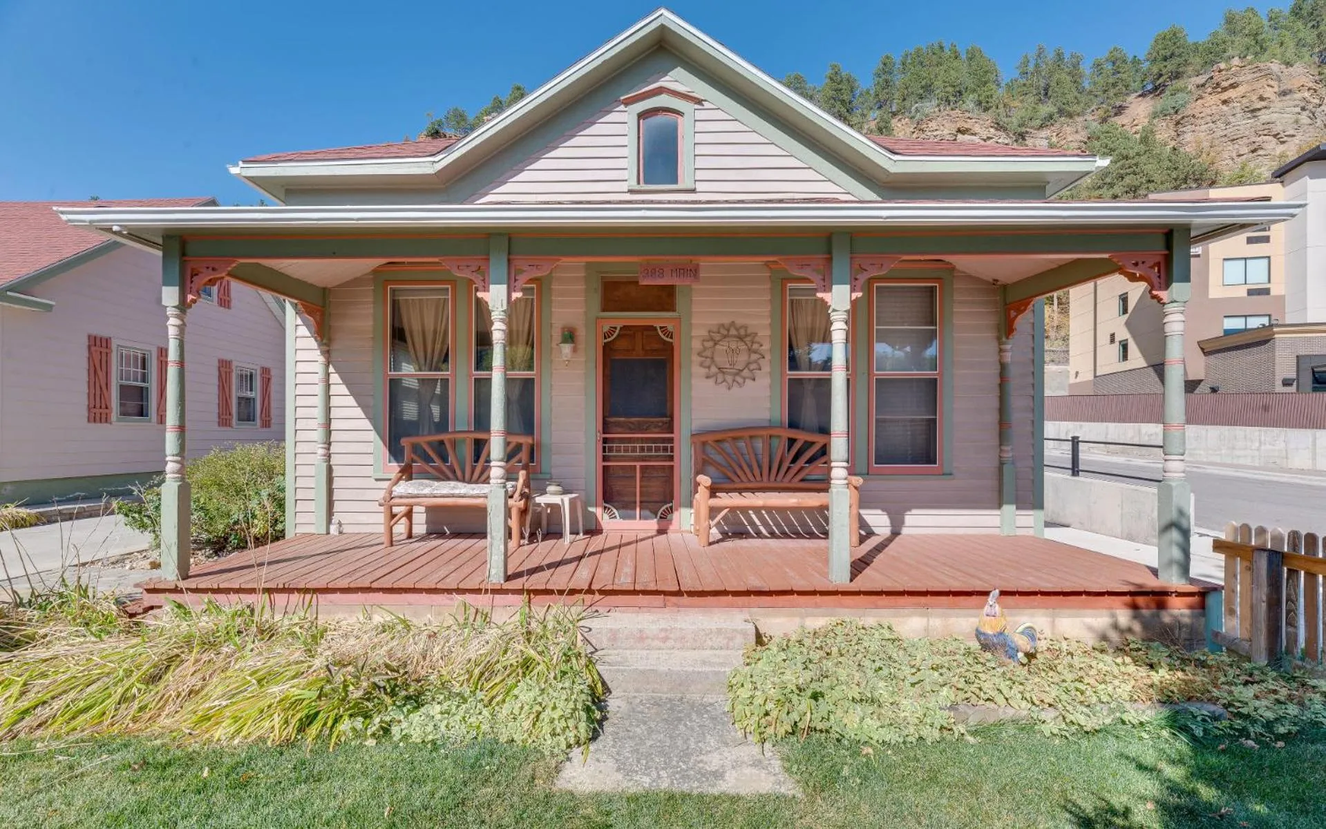 Property building in First Deadwood Cottages