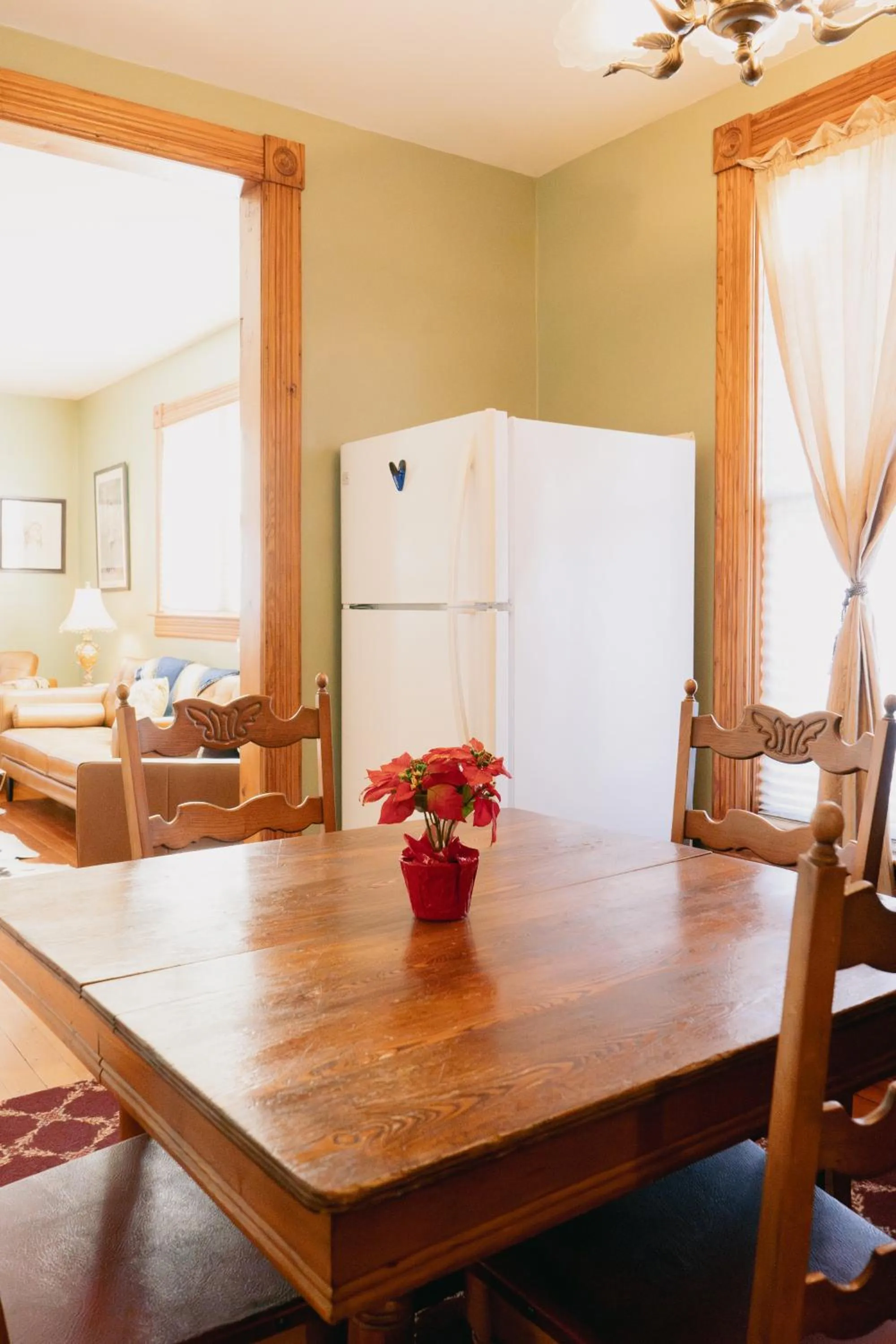 Living room in First Deadwood Cottages