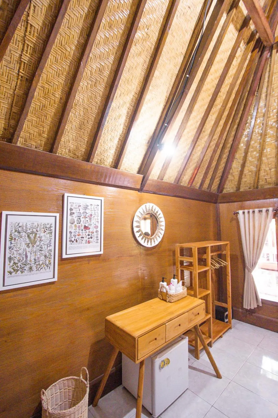 Photo of the whole room in Color Cottage