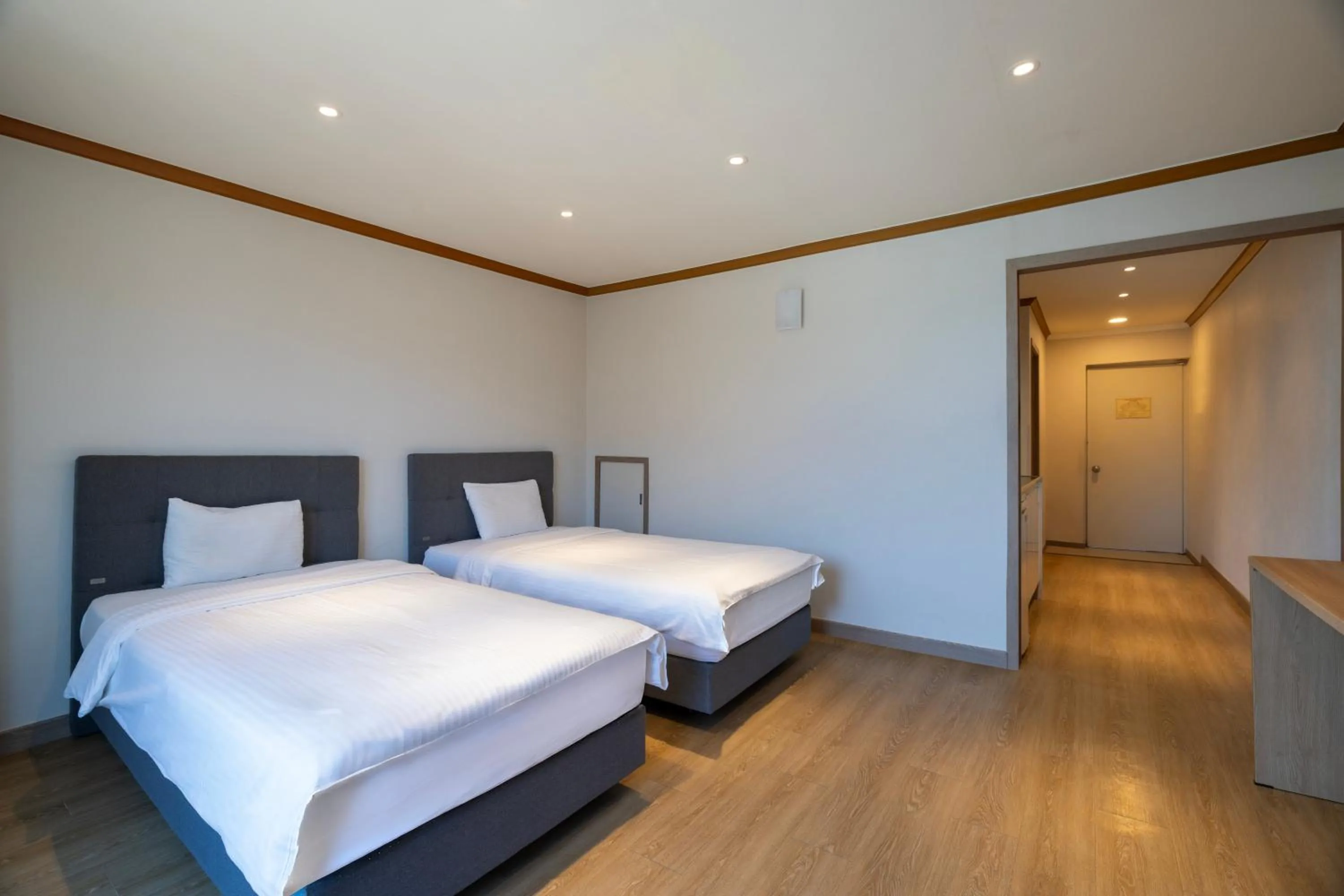 Living room, Bed in Kensington Resort Gapyeong