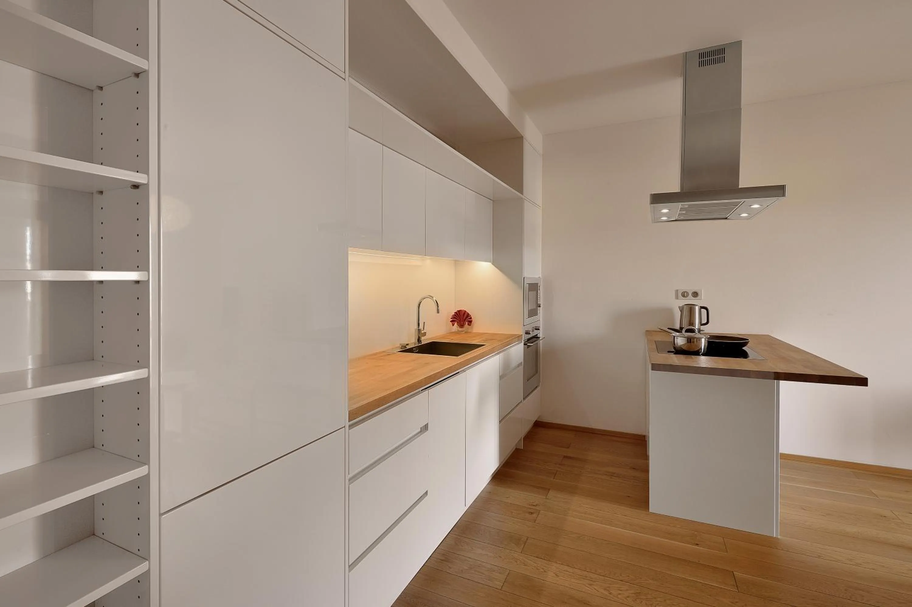 Kitchen or kitchenette in Charming & Cozy Ambiente Apartments