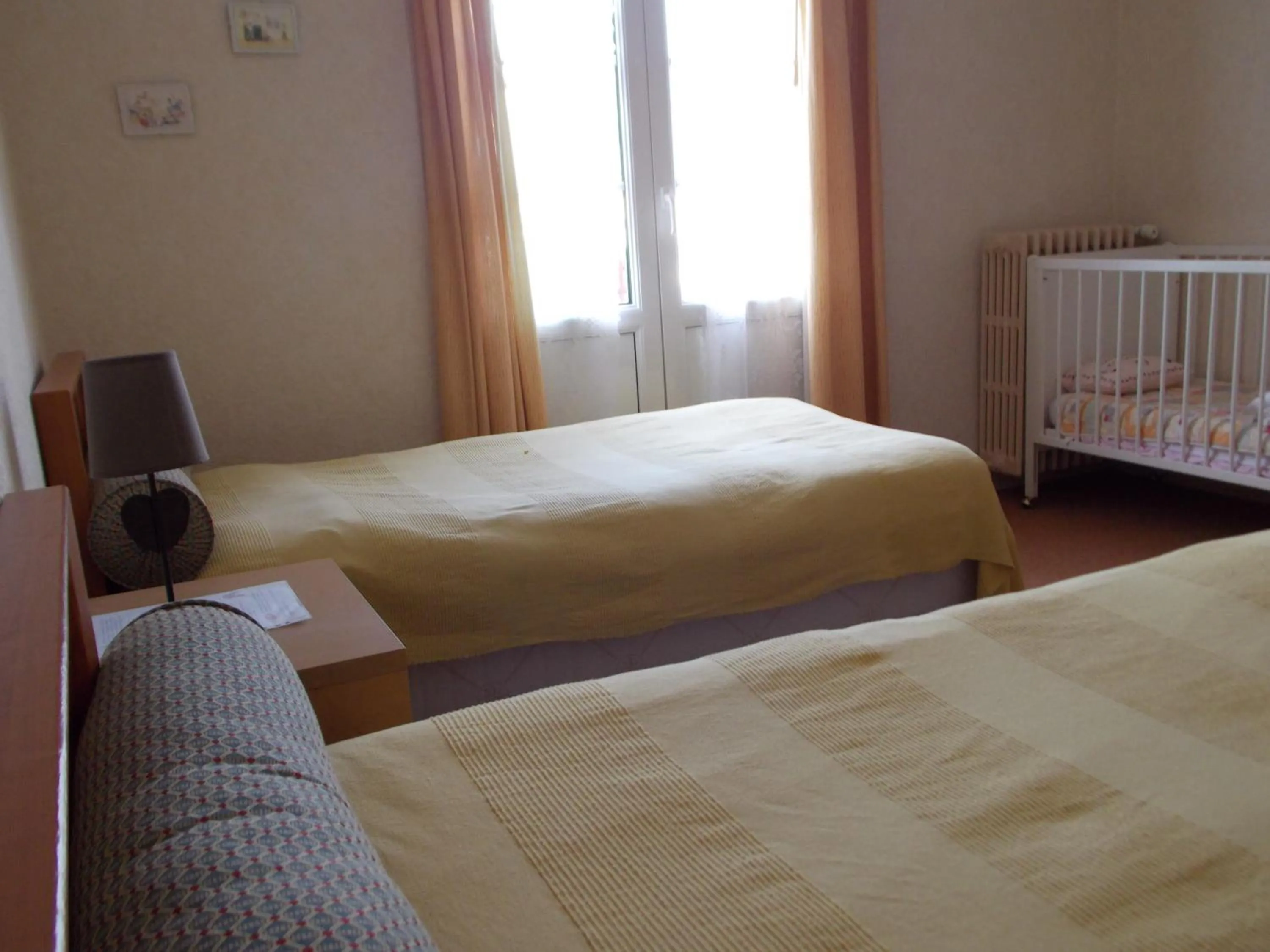 cot, Bed in Le Soleil D'or