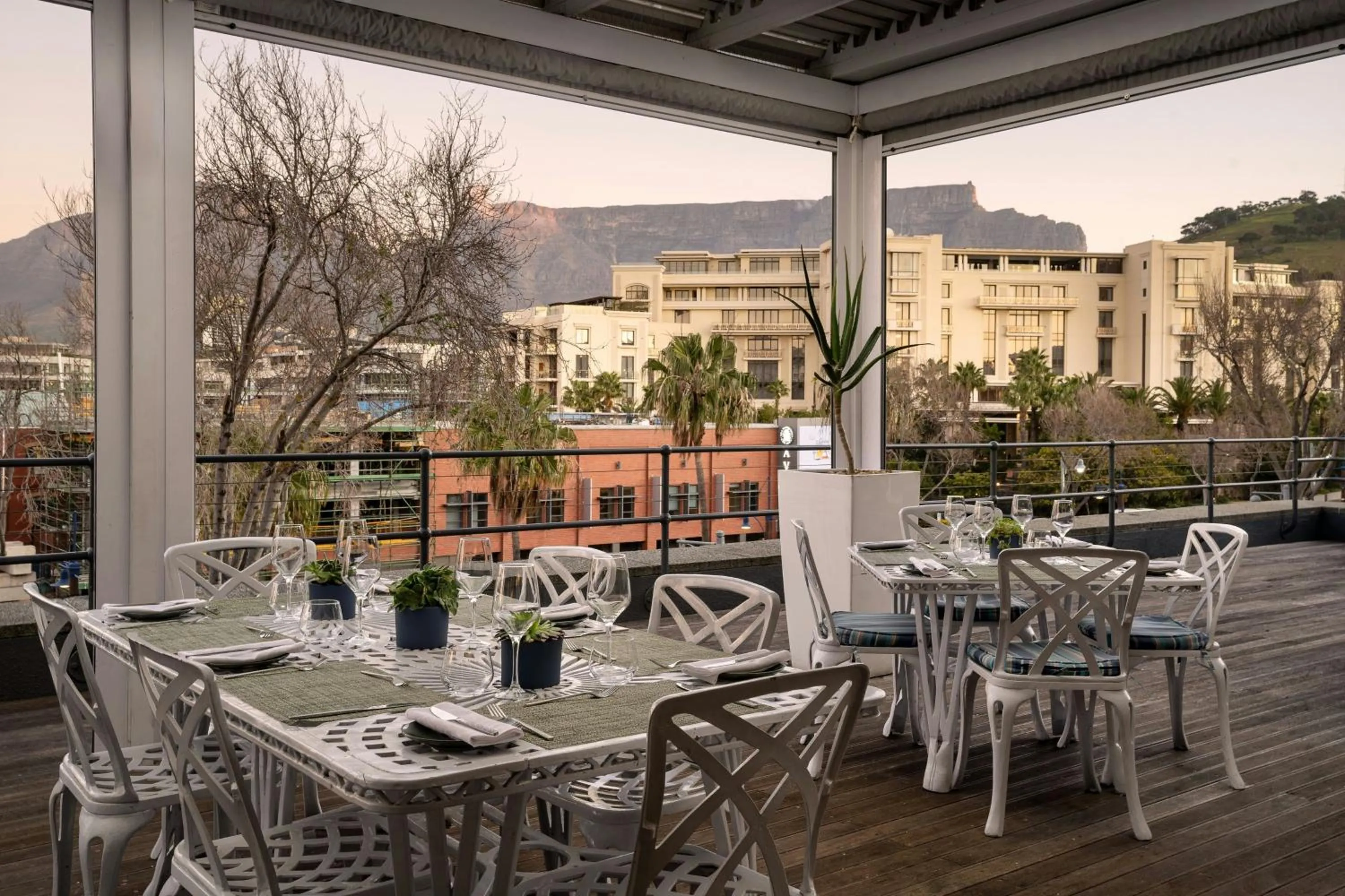 Restaurant/places to eat in Protea Hotel by Marriott Cape Town Waterfront Breakwater Lodge