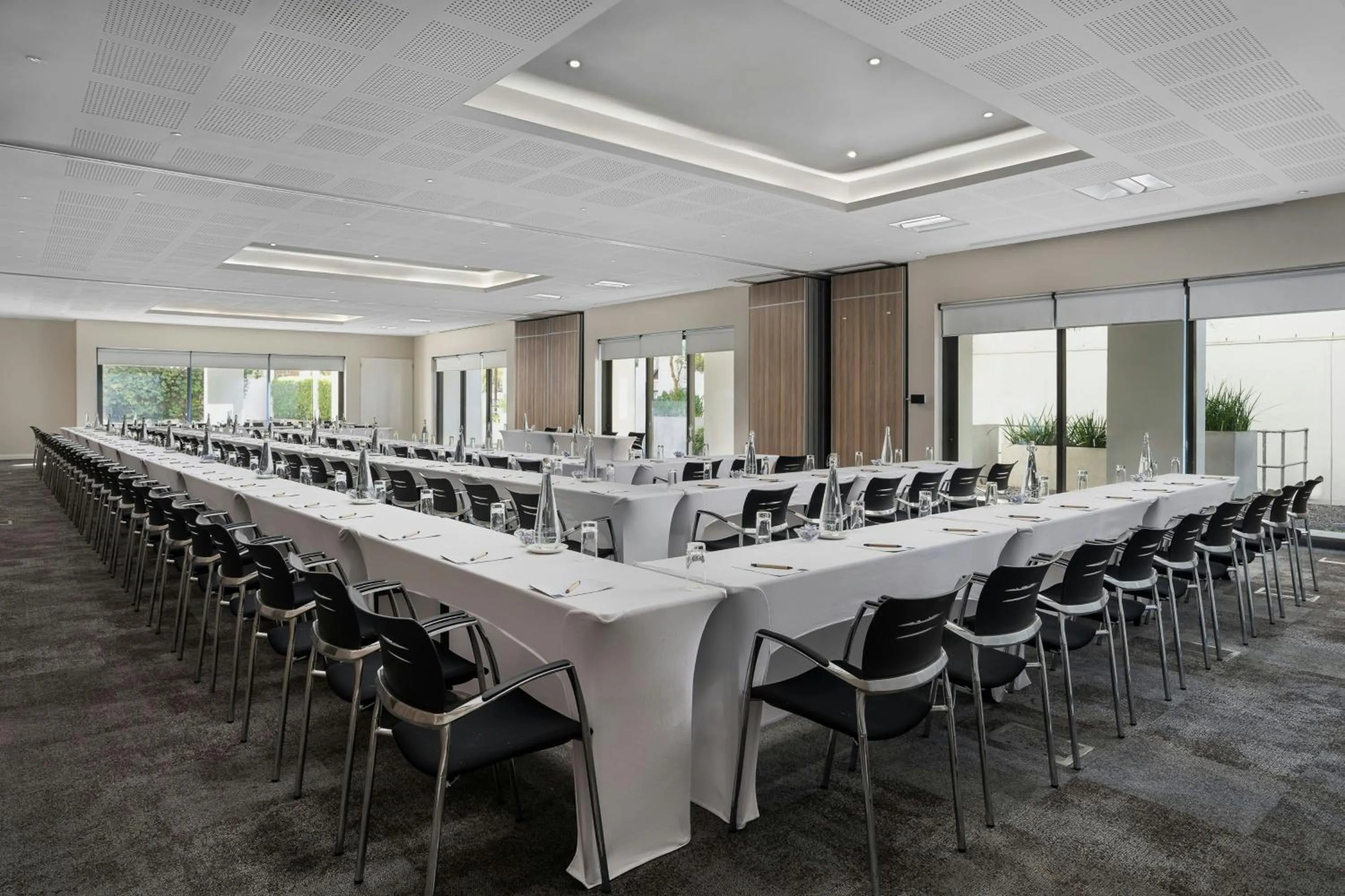 Meeting/conference room in Protea Hotel by Marriott Cape Town Waterfront Breakwater Lodge