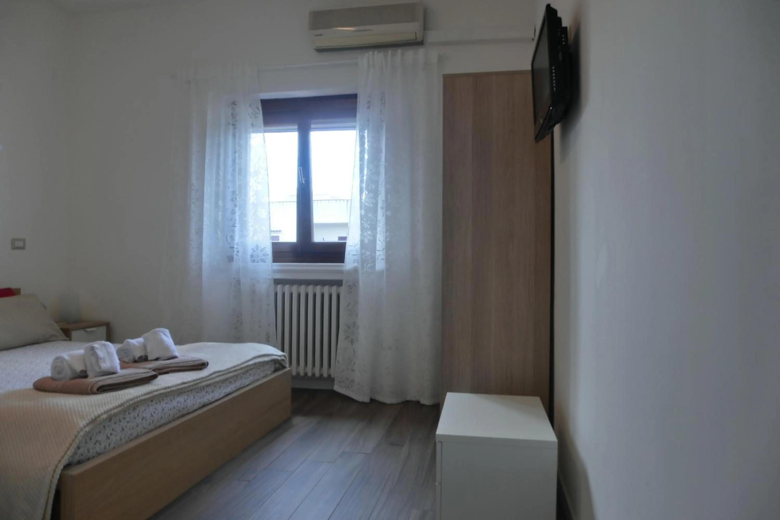 Bedroom, Bed in Annavi