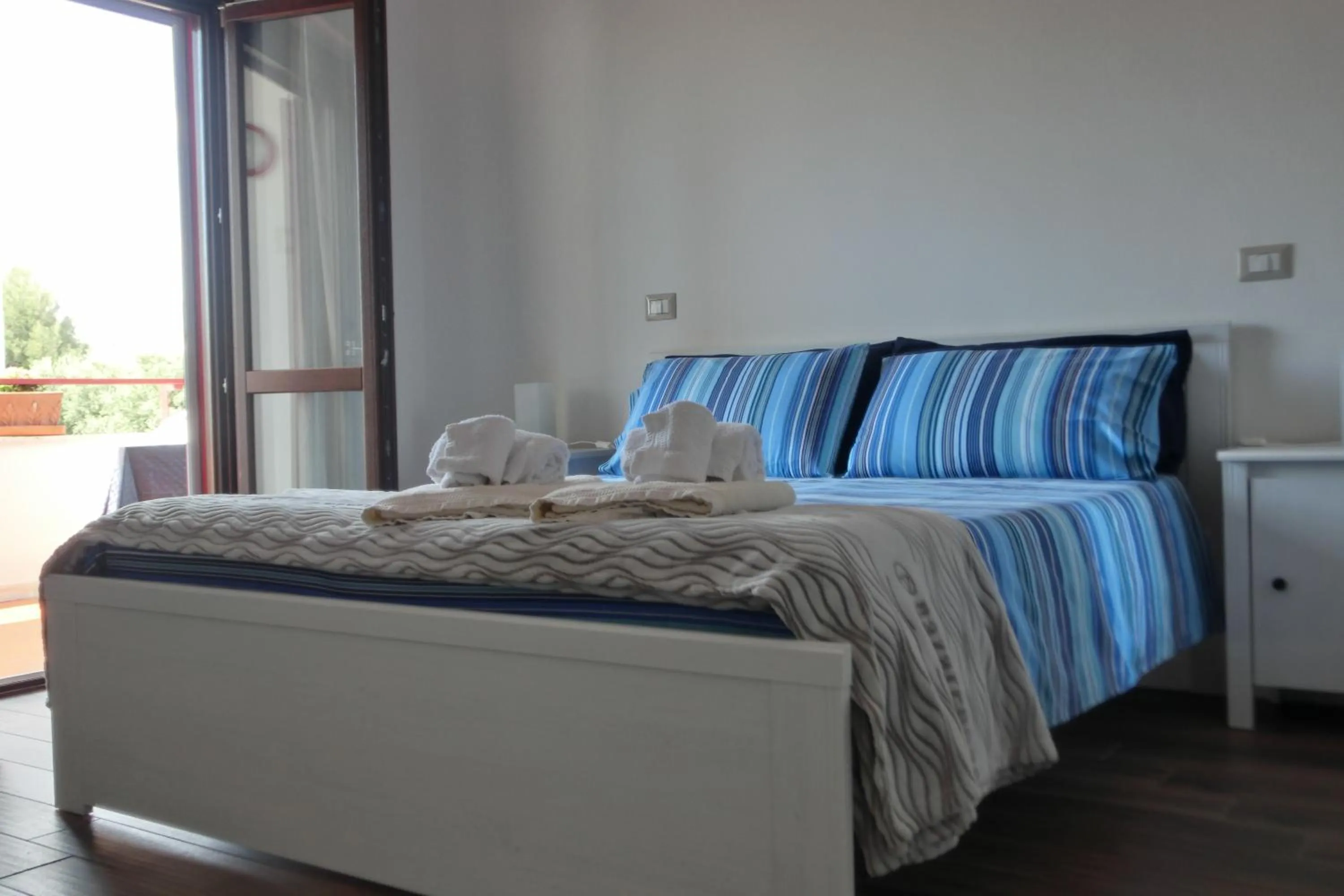 Bedroom, Bed in Annavi