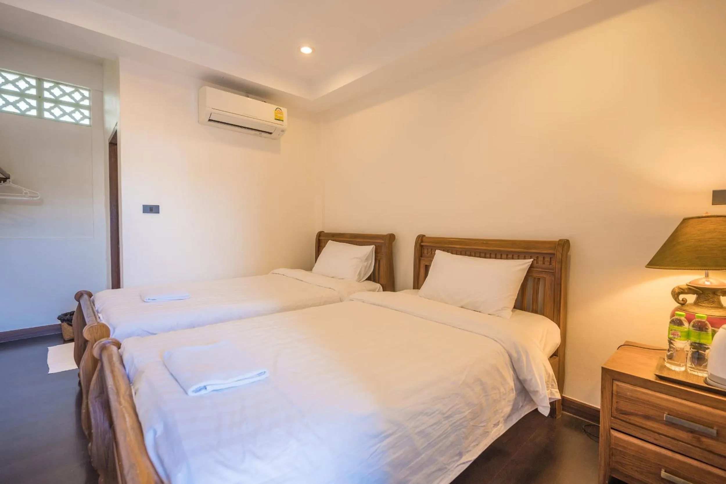 Photo of the whole room, Bed in Yi's Garden Villa