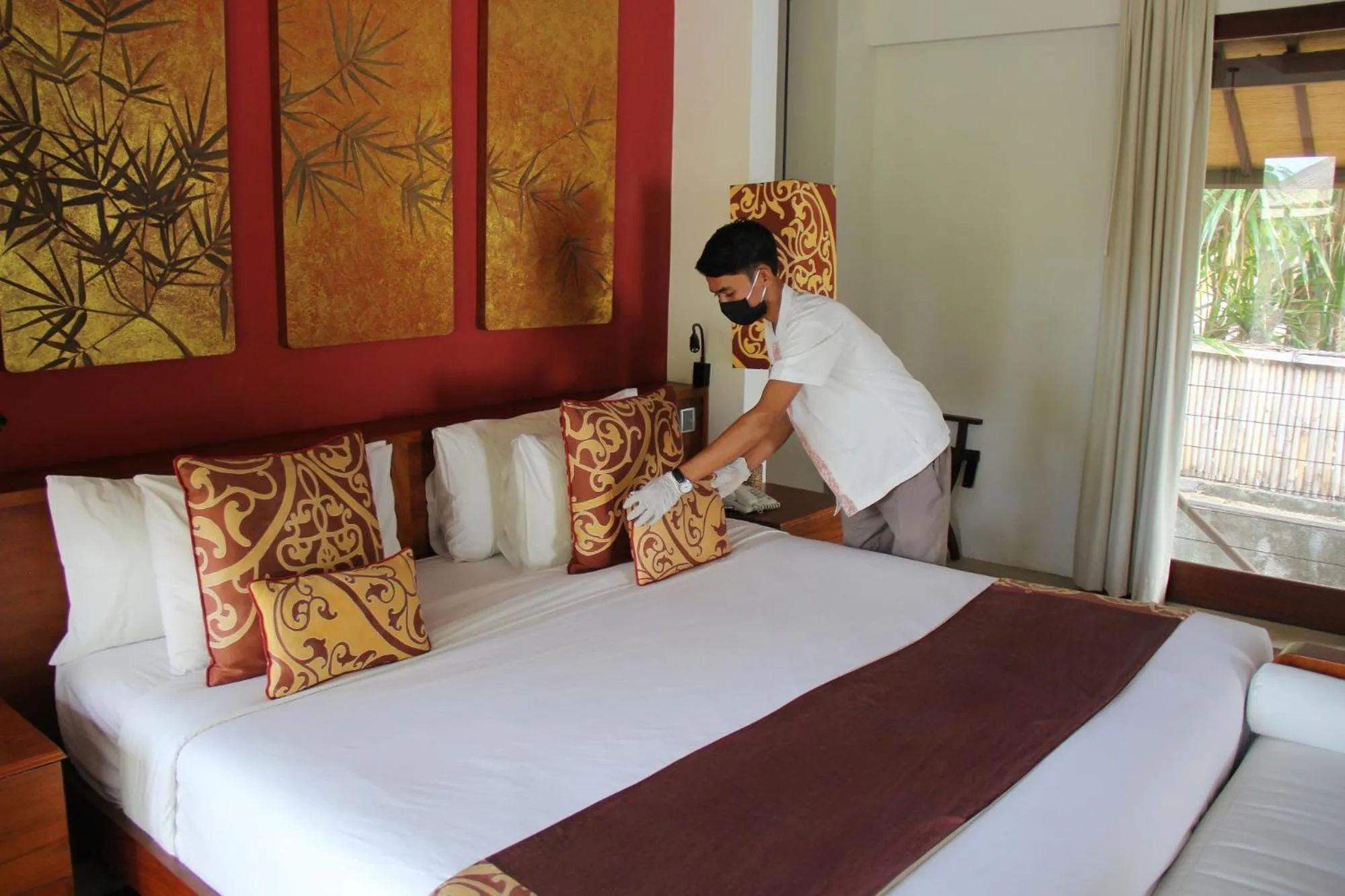 Staff, Bed in Anapuri Villas