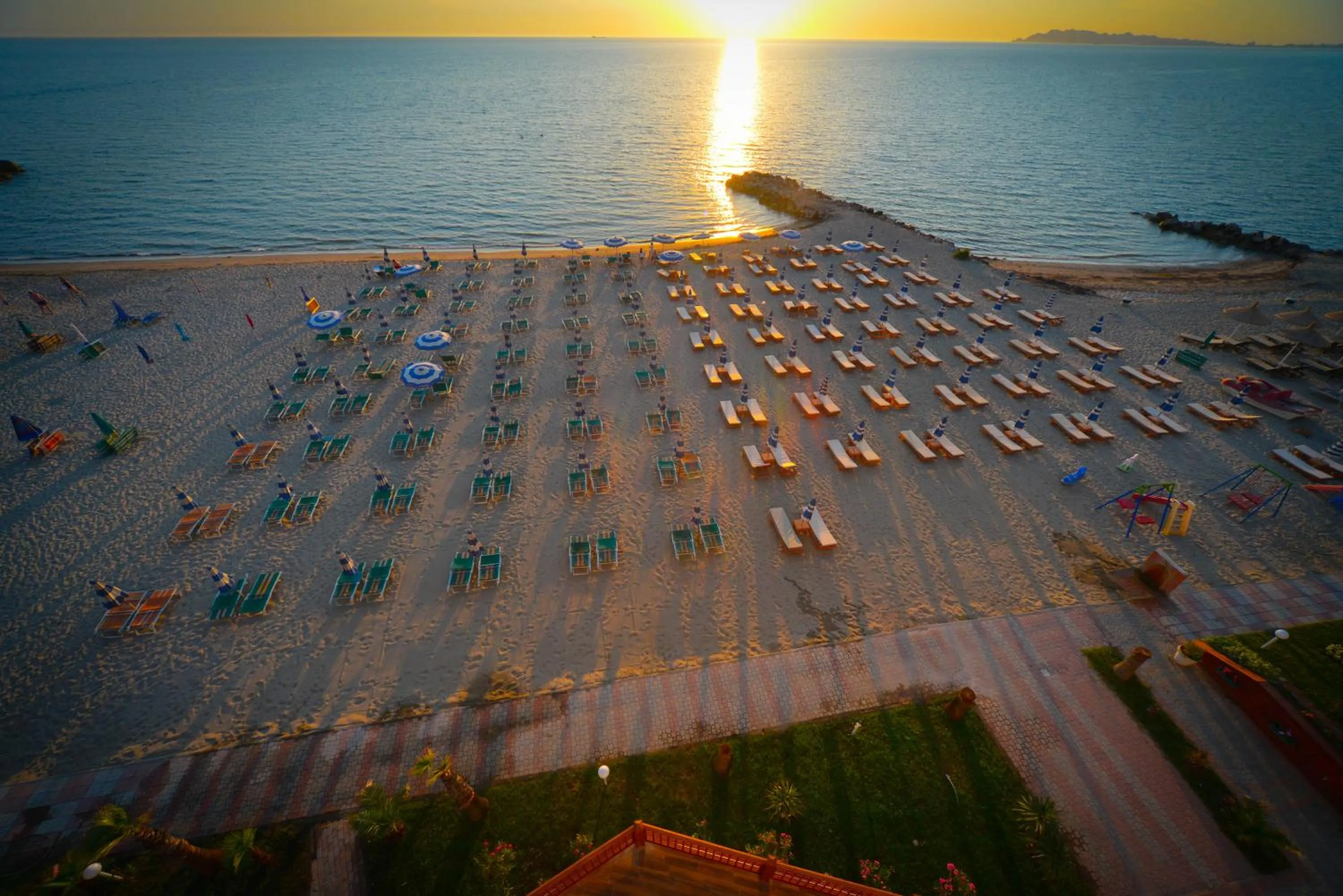 Beach in Hotel Elesio