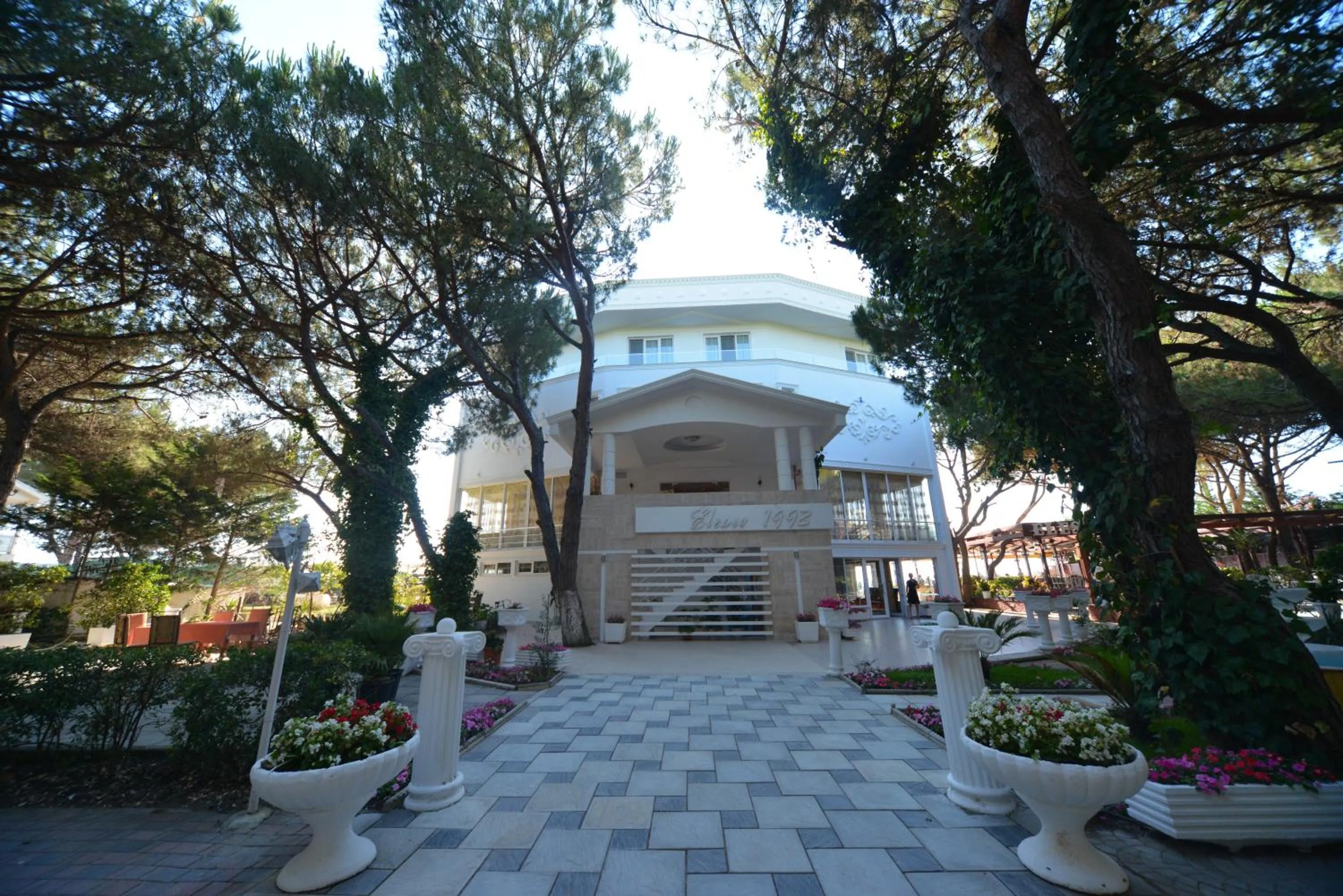 Facade/entrance in Hotel Elesio