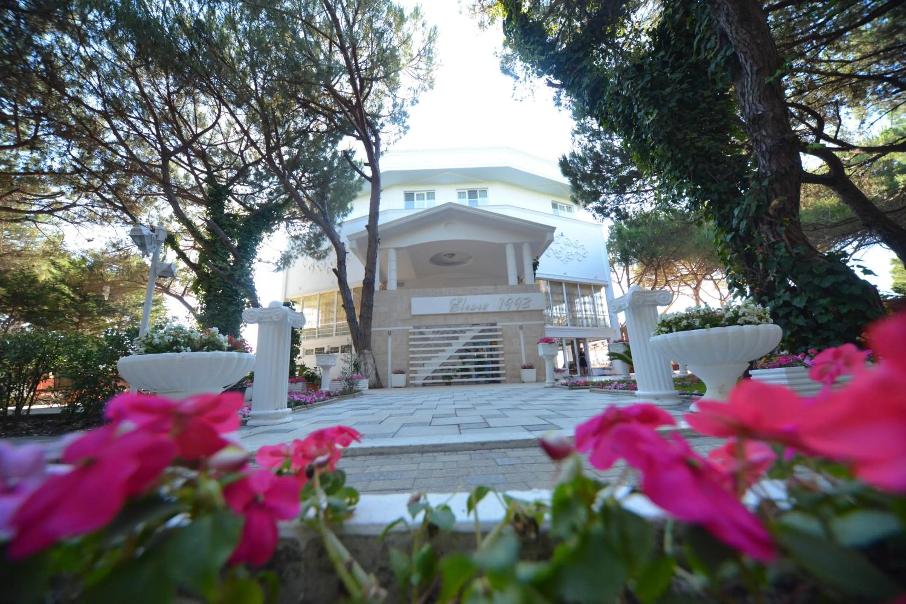 Facade/entrance in Hotel Elesio