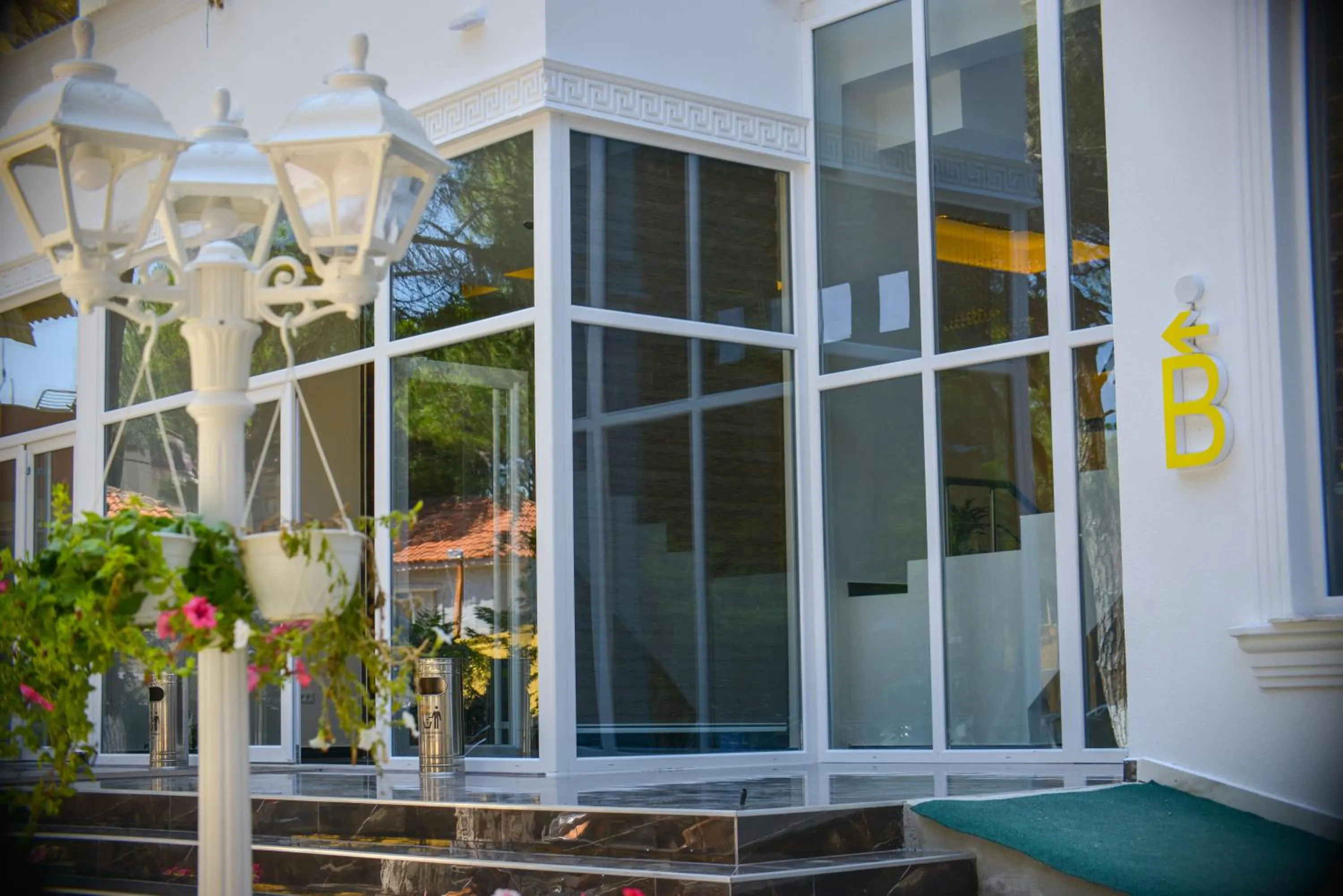 Facade/entrance in Hotel Elesio