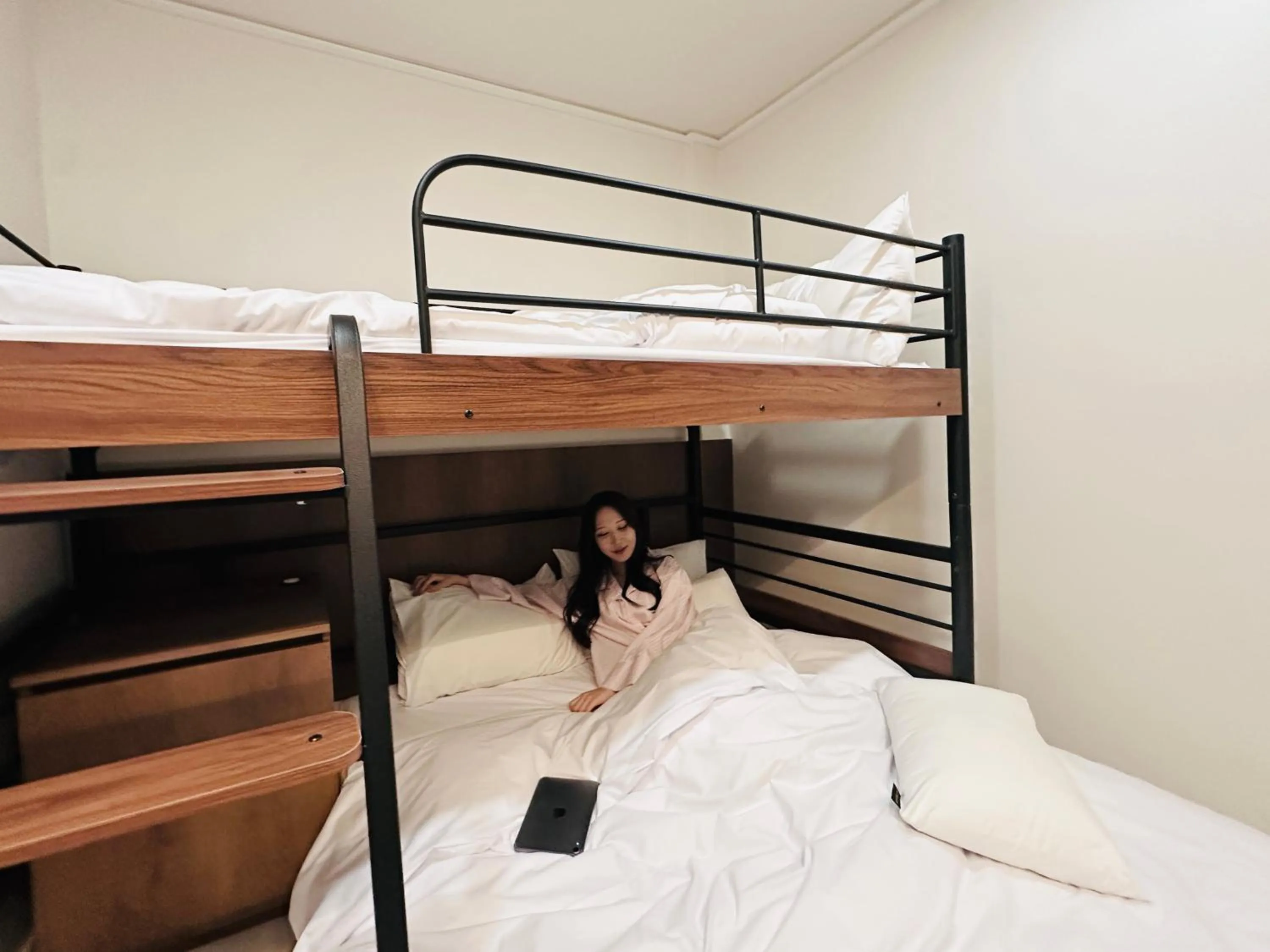 Bed in Jamsil Hive Hotel