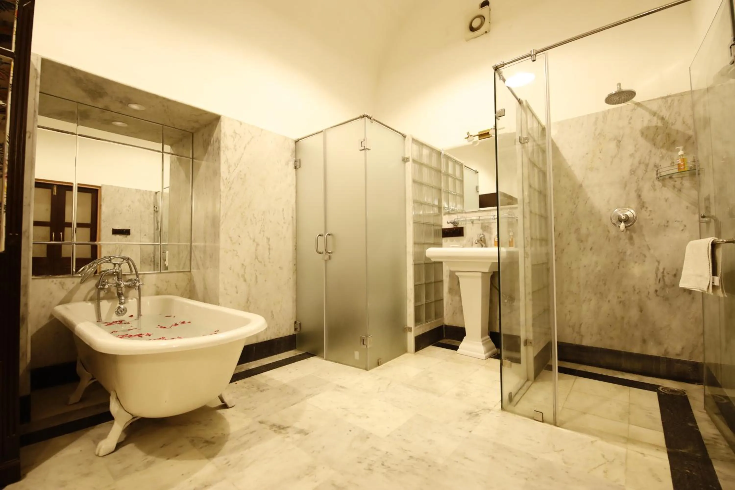 Shower in Castle Kanota