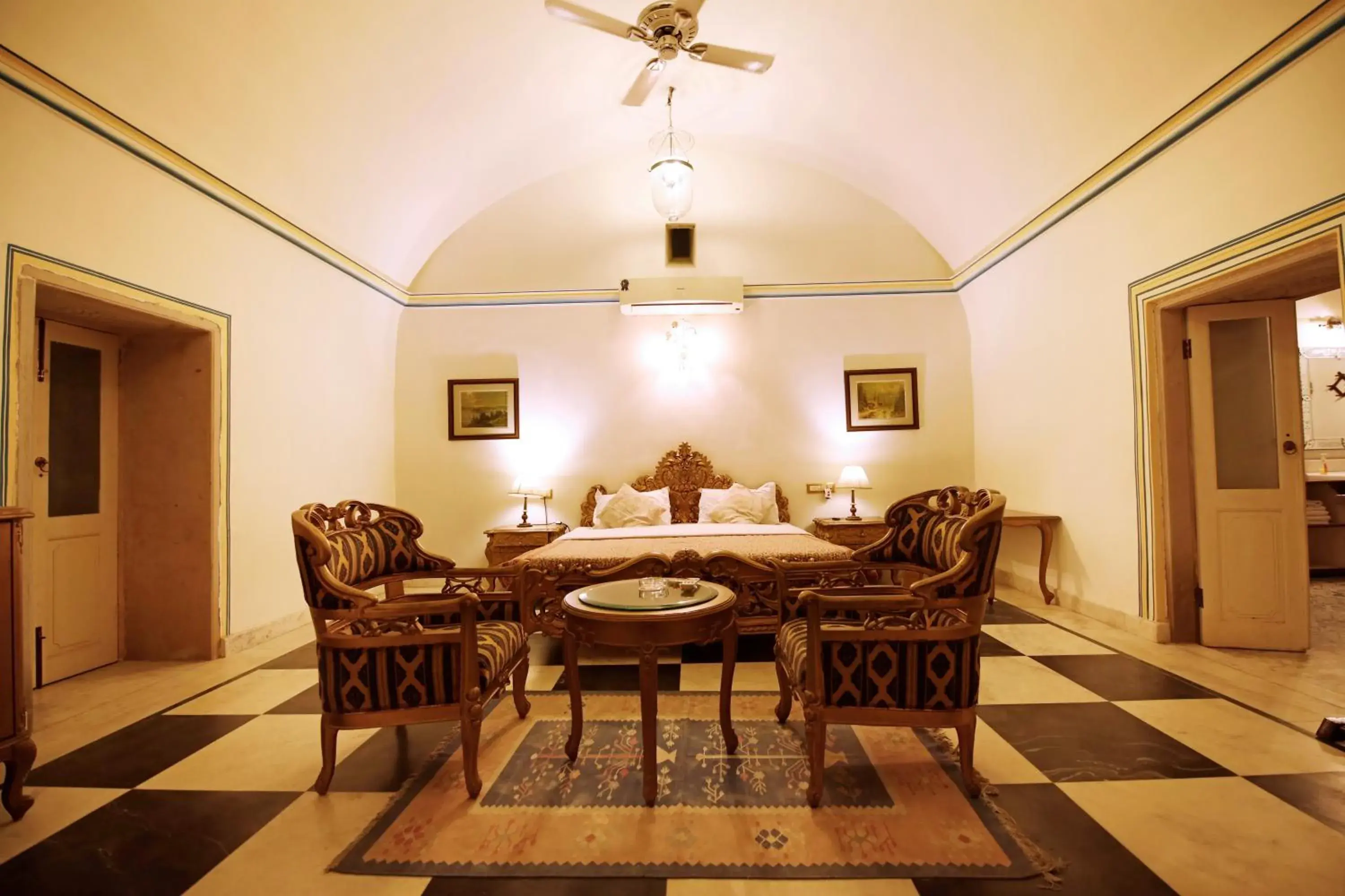 King Room - Free early check in by 3 hours (subject to room availability),Complimentary welcome drink,10% discount on Food in Castle Kanota King Room - Free early check in by 3 hours (subject to room availability),Complimentary welcome drink,10% discount on Food in Castle Kanota