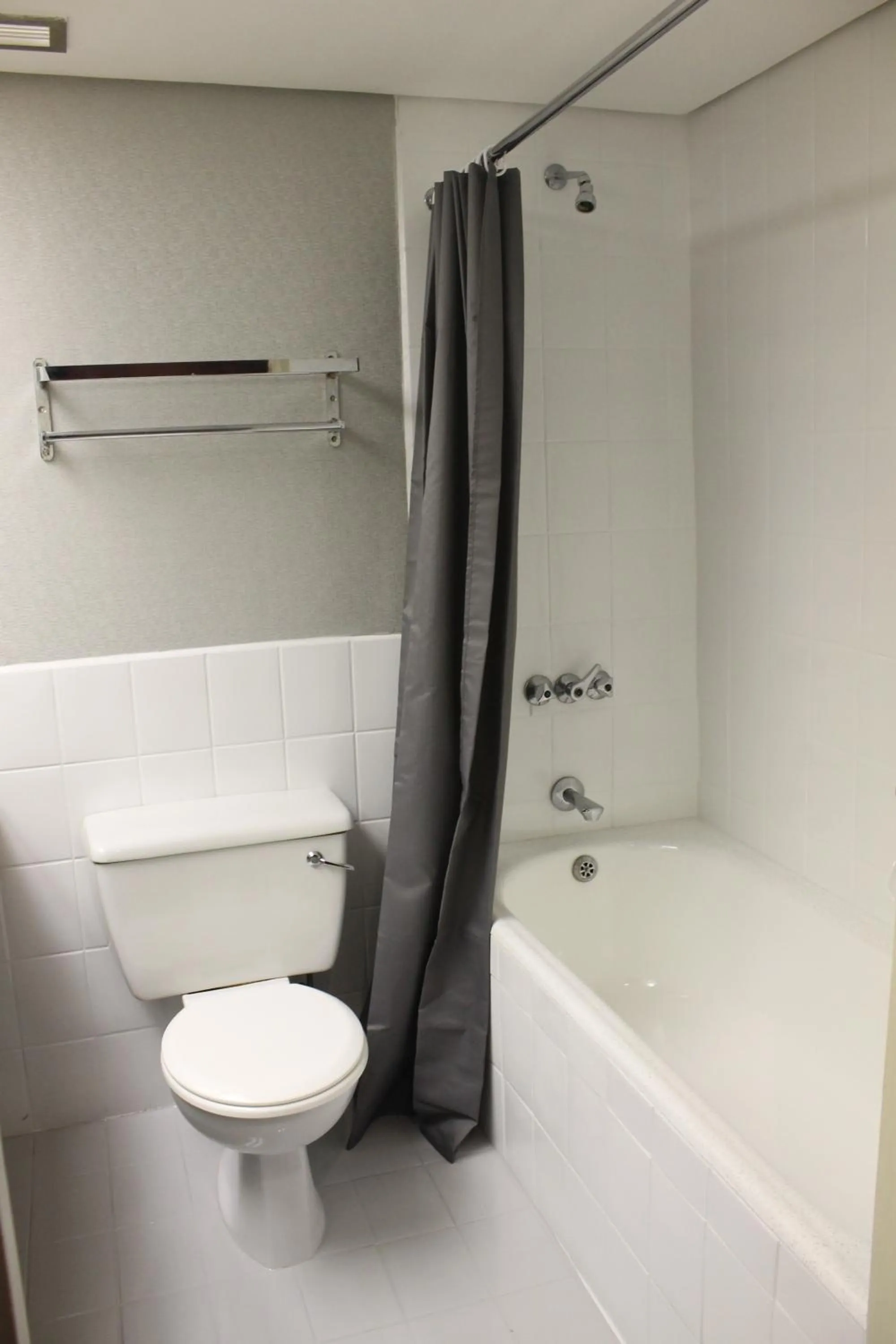 Bathroom in Wilderness Beach Hotel