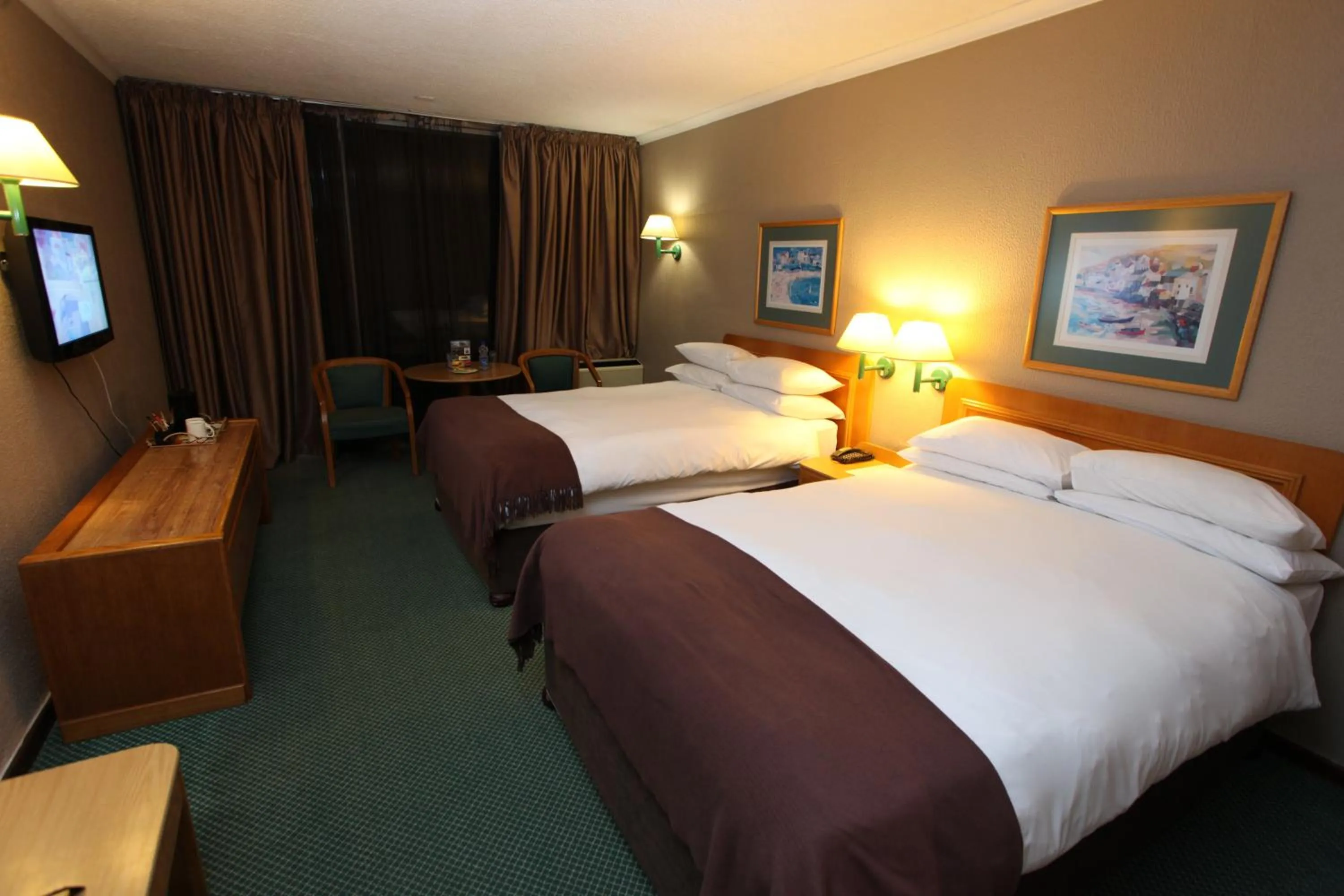 Bedroom, Bed in Wilderness Beach Hotel