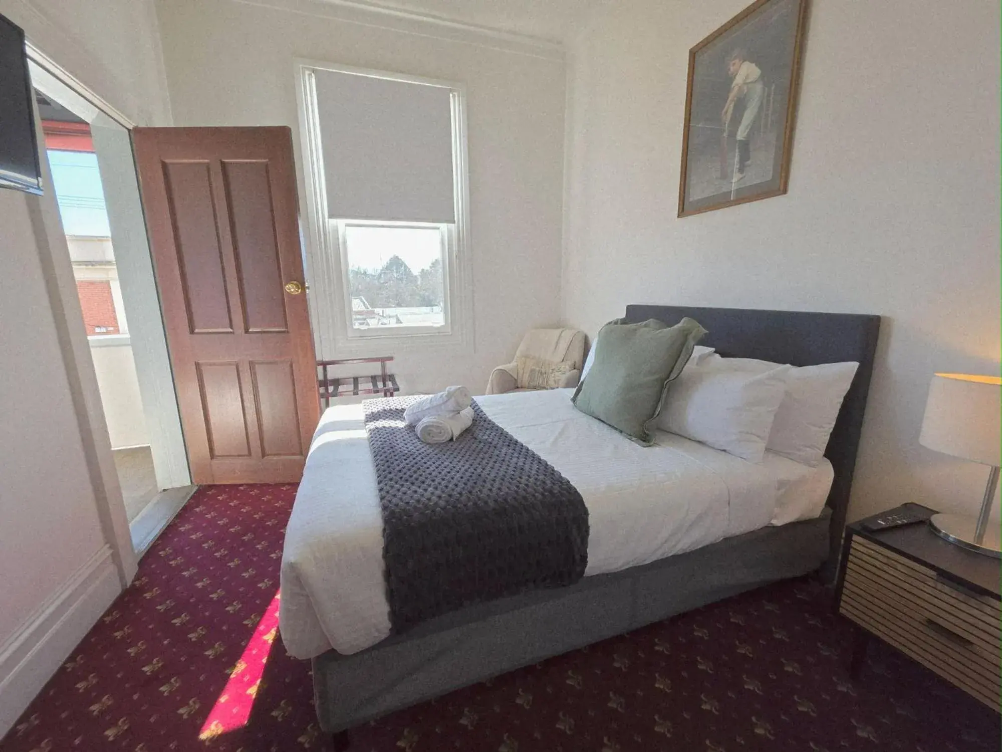 Deluxe Double Room with Balcony in The Corner Hotel Alexandra Deluxe Double Room with Balcony in The Corner Hotel Alexandra