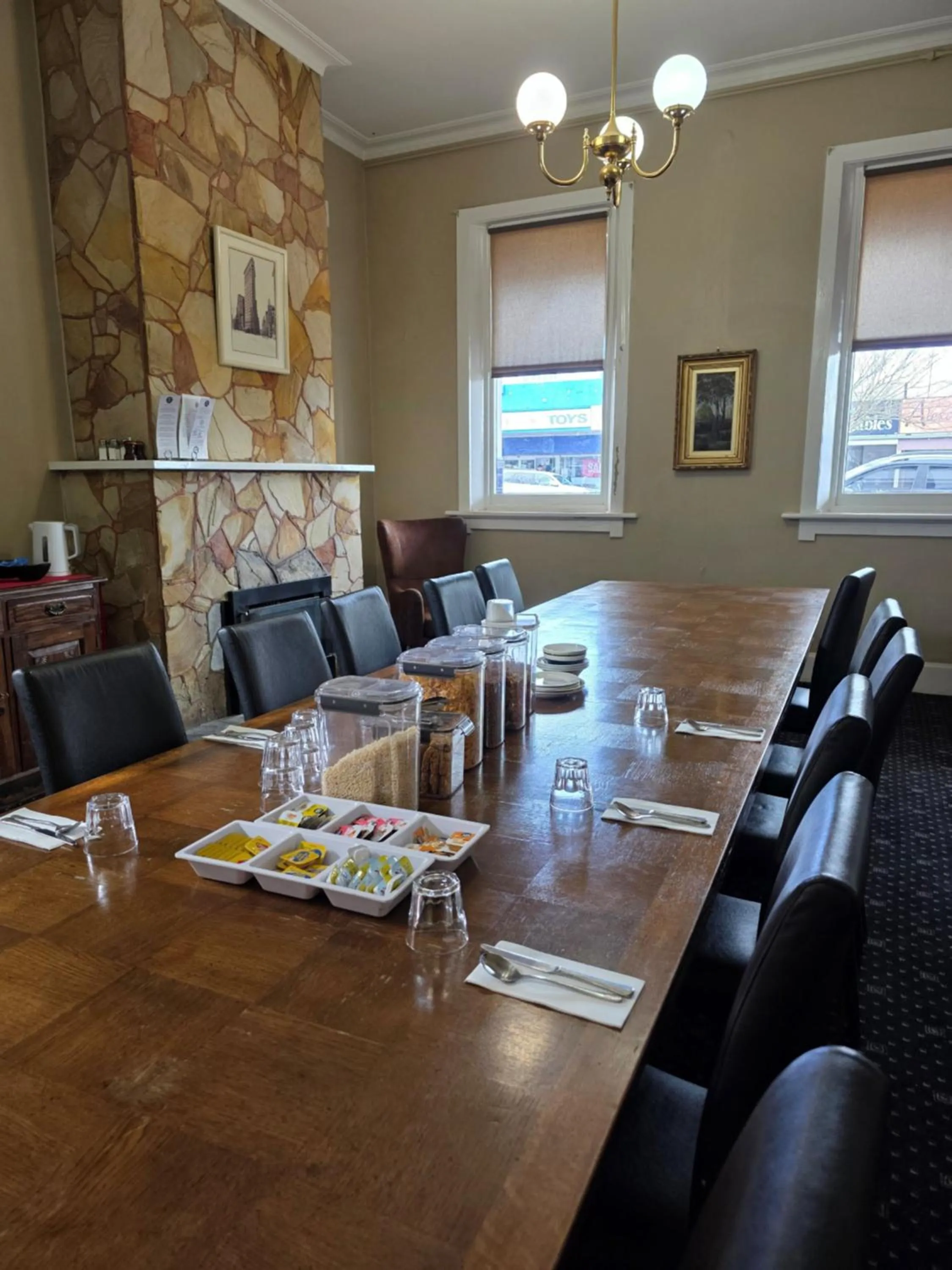 Breakfast in The Corner Hotel Alexandra