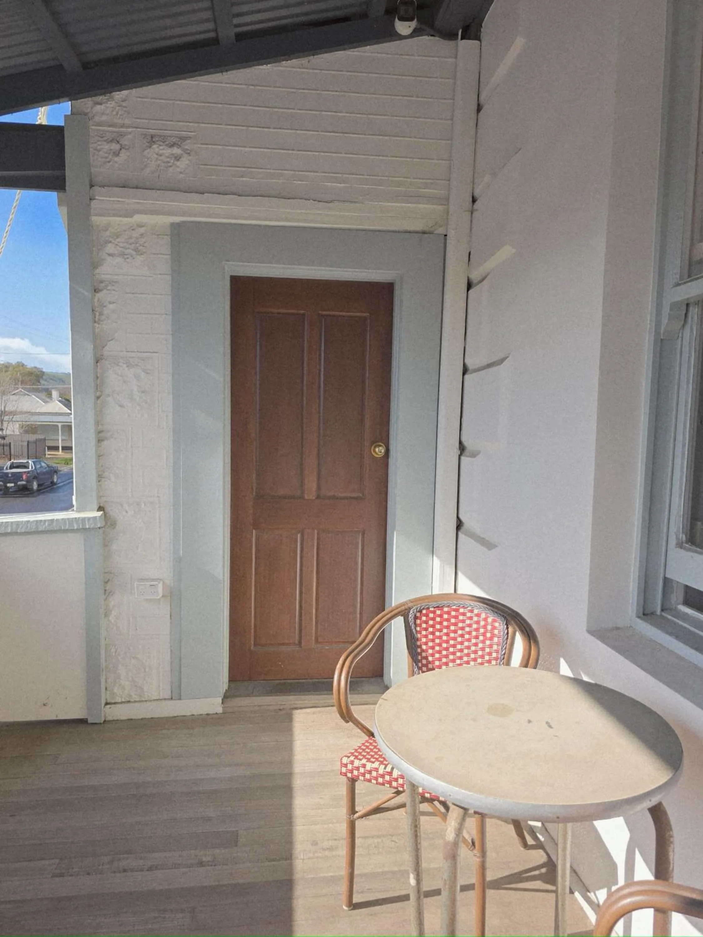 Facade/entrance in The Corner Hotel Alexandra