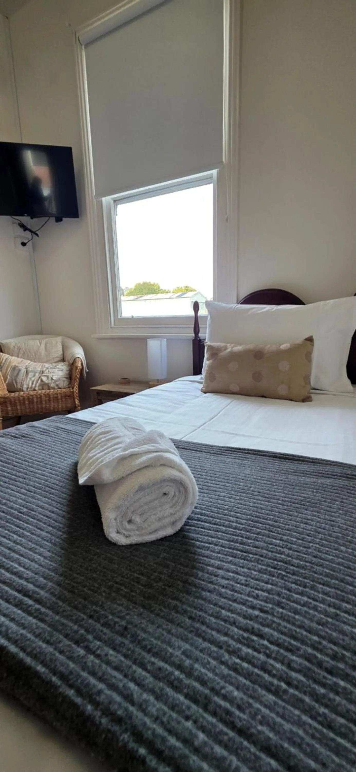 Bed in The Corner Hotel Alexandra