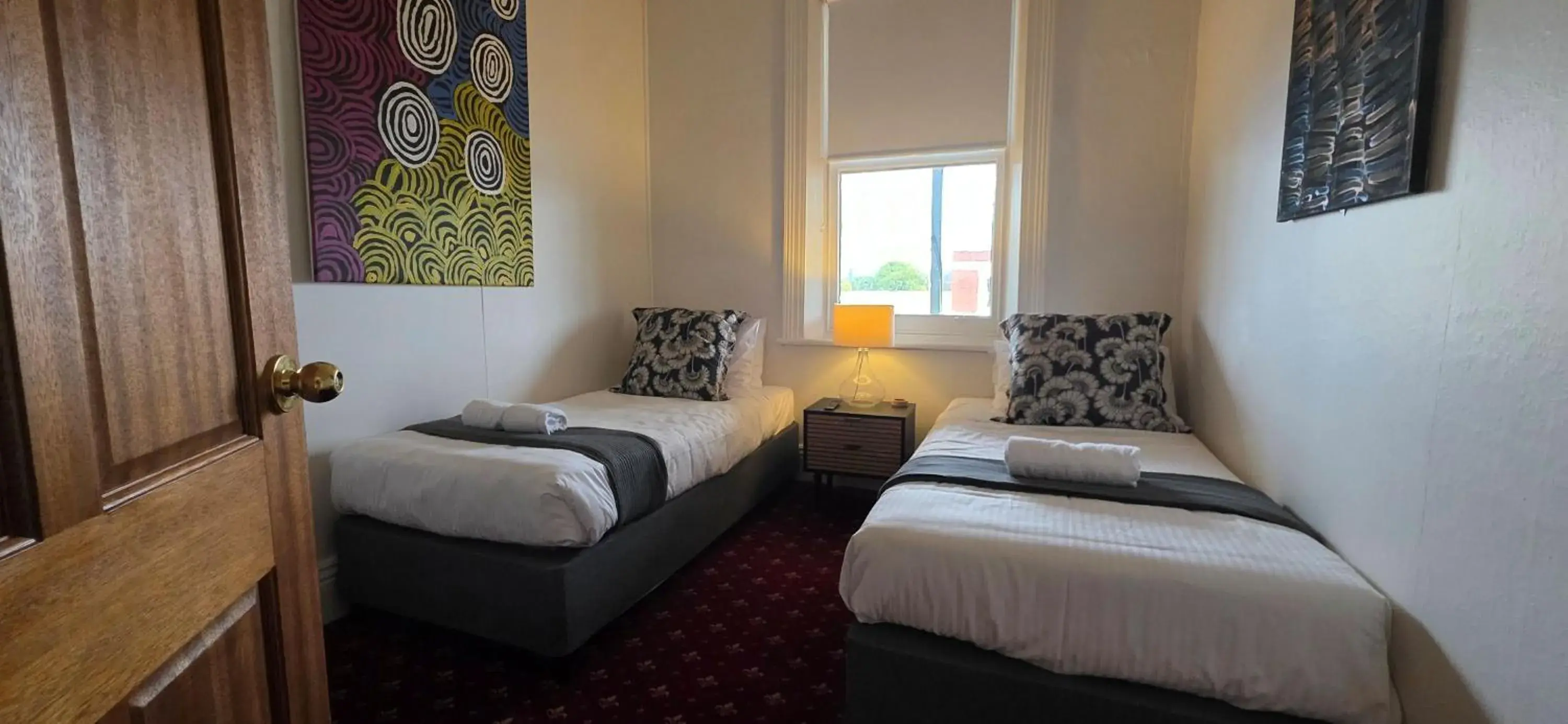 Standard Twin Room in The Corner Hotel Alexandra Standard Twin Room in The Corner Hotel Alexandra