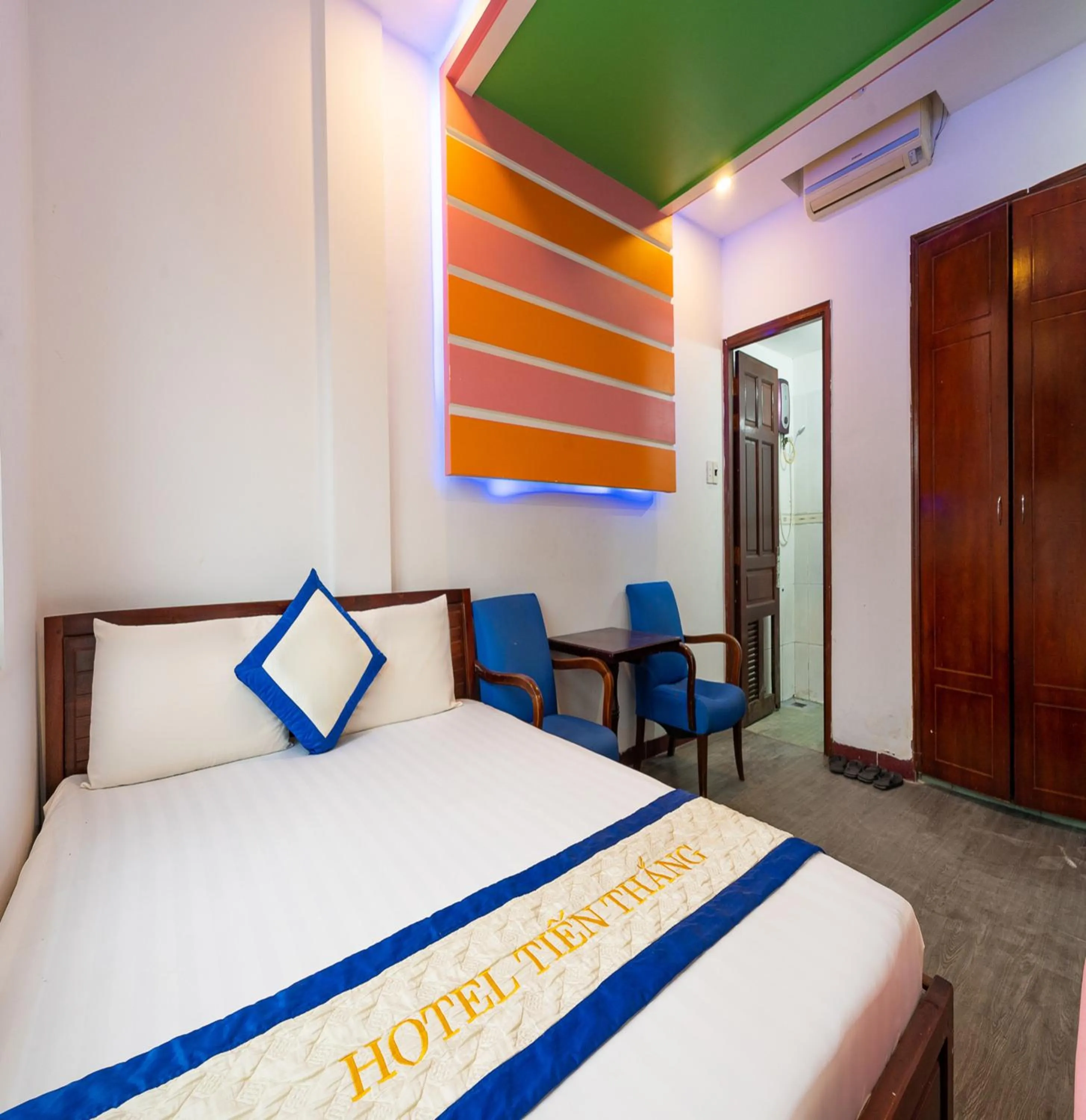 Photo of the whole room, Bed in Collection O District Tan Phu - Tien Thang Hotel