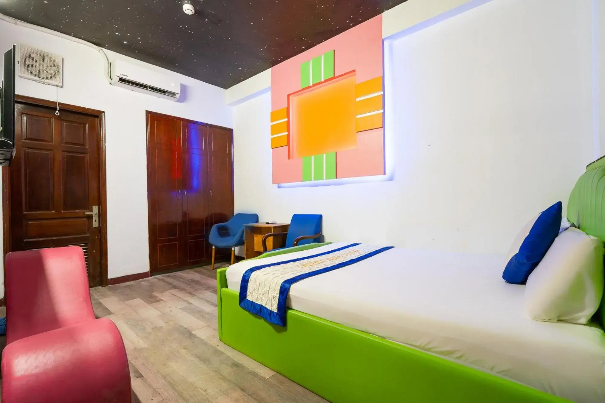 Standard Double Room in Collection O District Tan Phu - Tien Thang Hotel Standard Double Room in Collection O District Tan Phu - Tien Thang Hotel