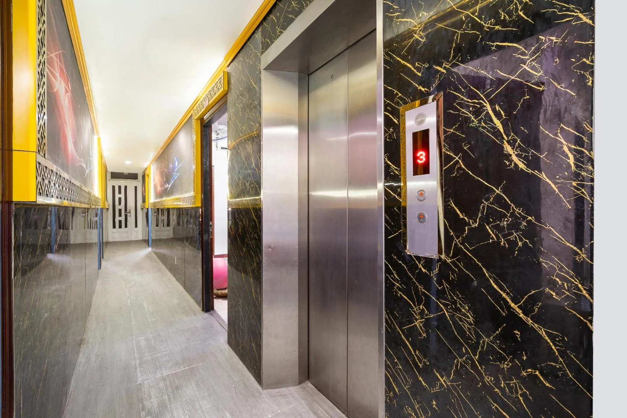 elevator in Collection O District Tan Phu - Tien Thang Hotel