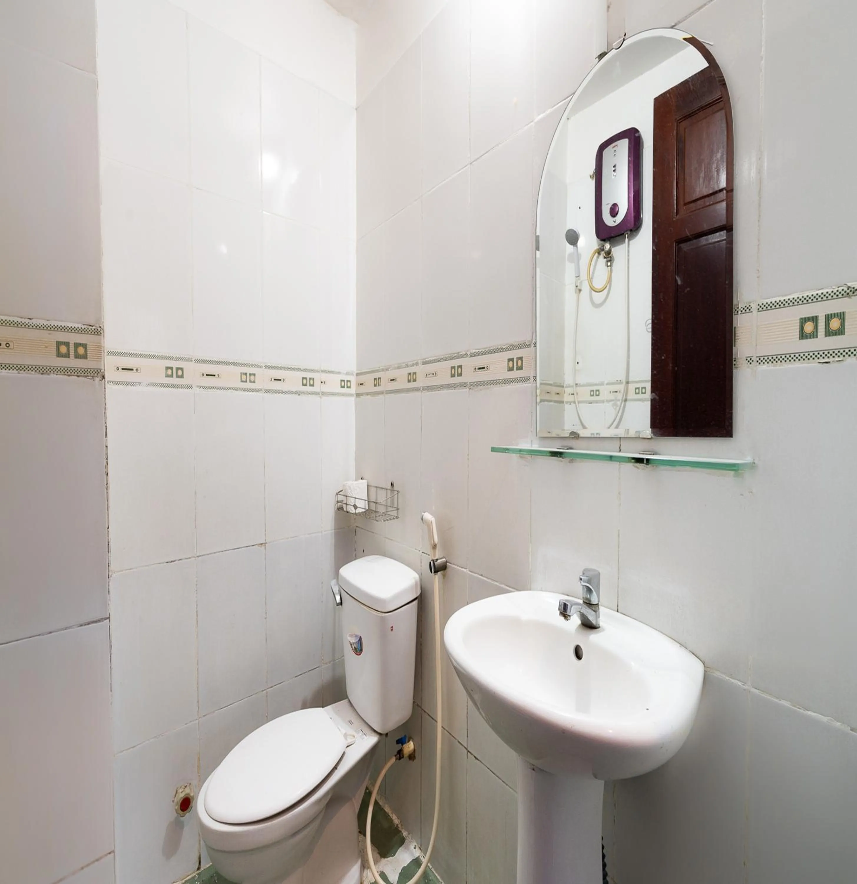 Bathroom in Collection O District Tan Phu - Tien Thang Hotel